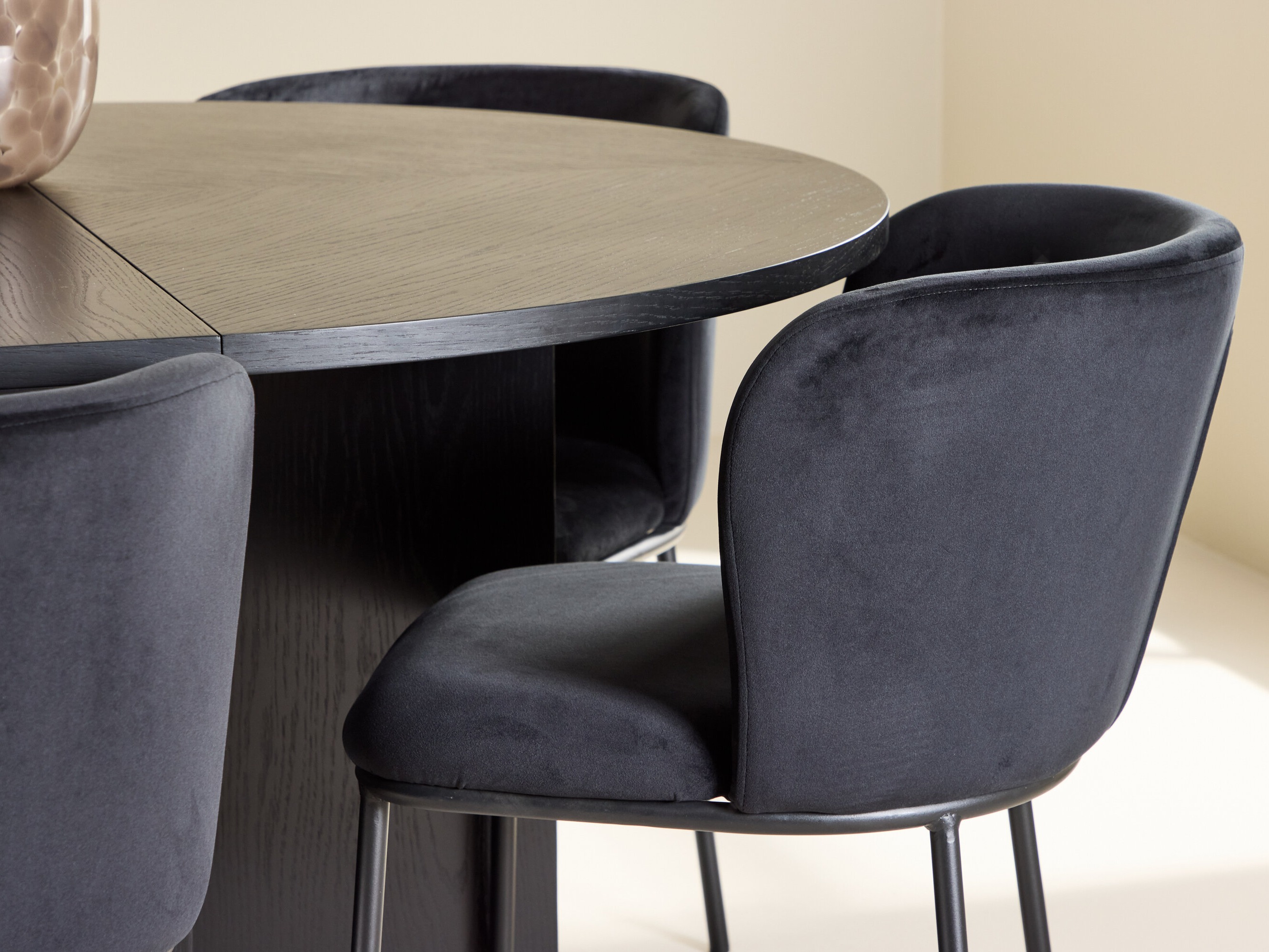 Jedilniški komplet Dallas 5013 (Črna)