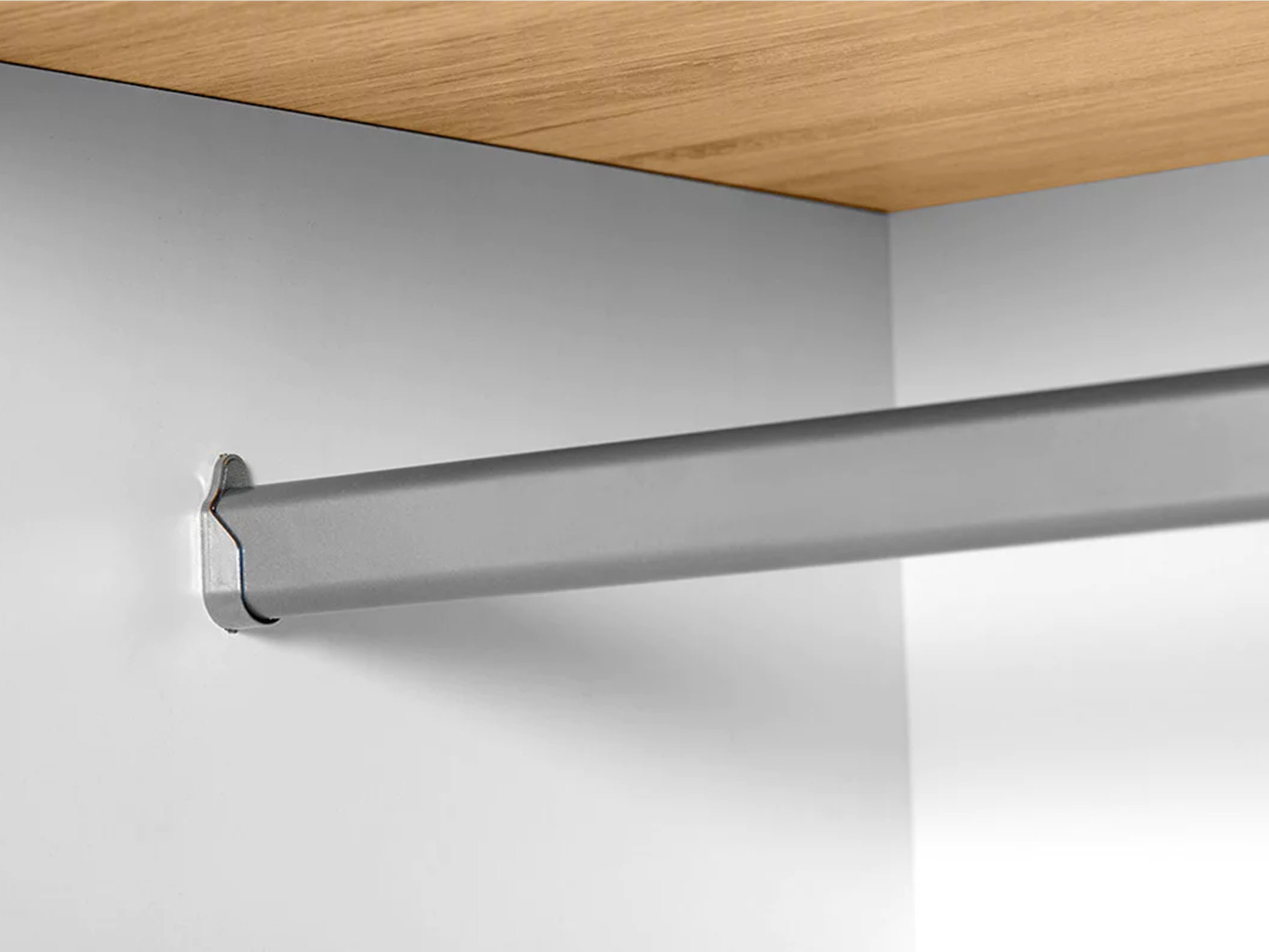 Garderobna omara Fivbeli 109 (Bela + Hrast)