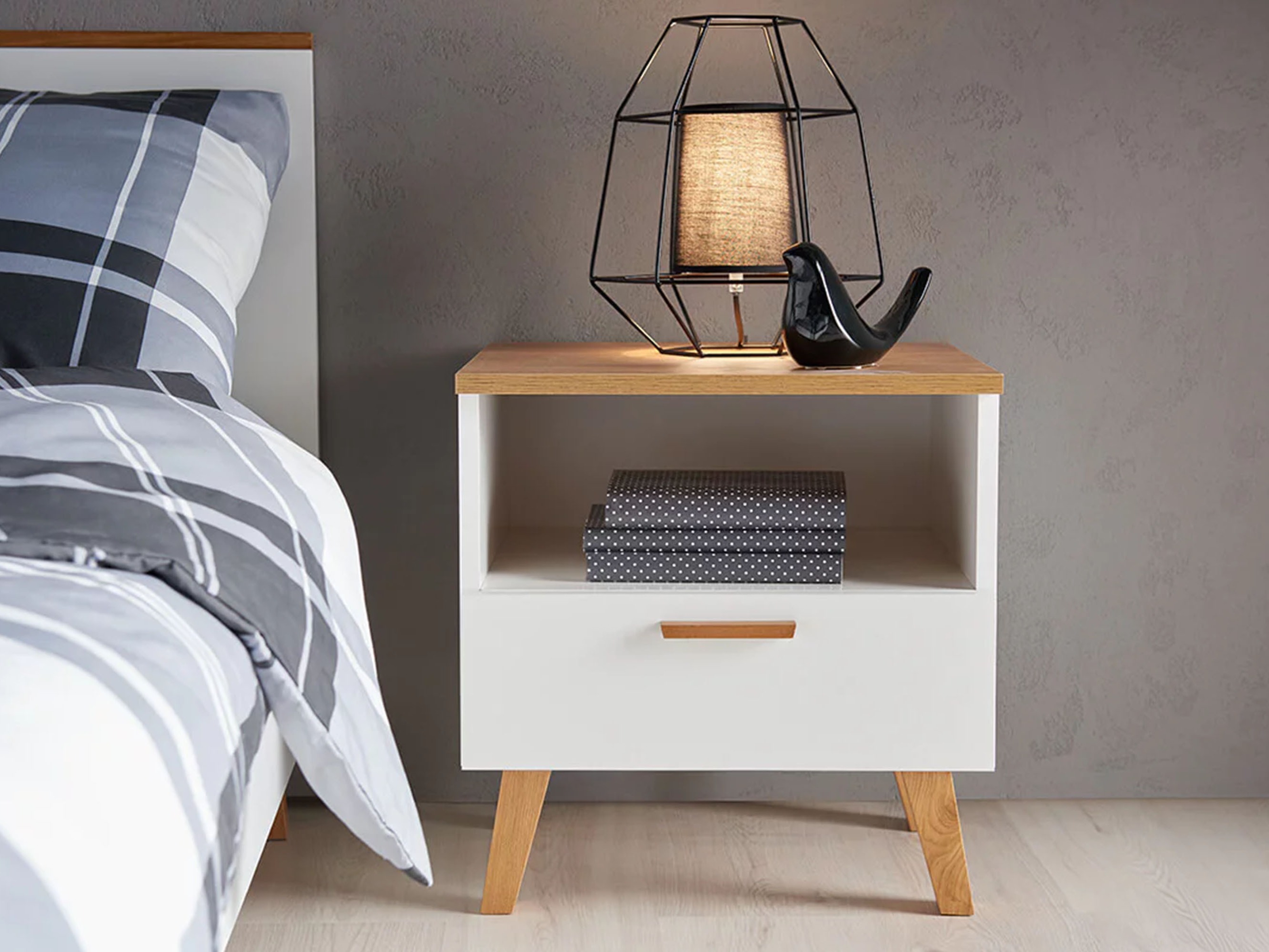 Nočna omarica Fivbeli 103