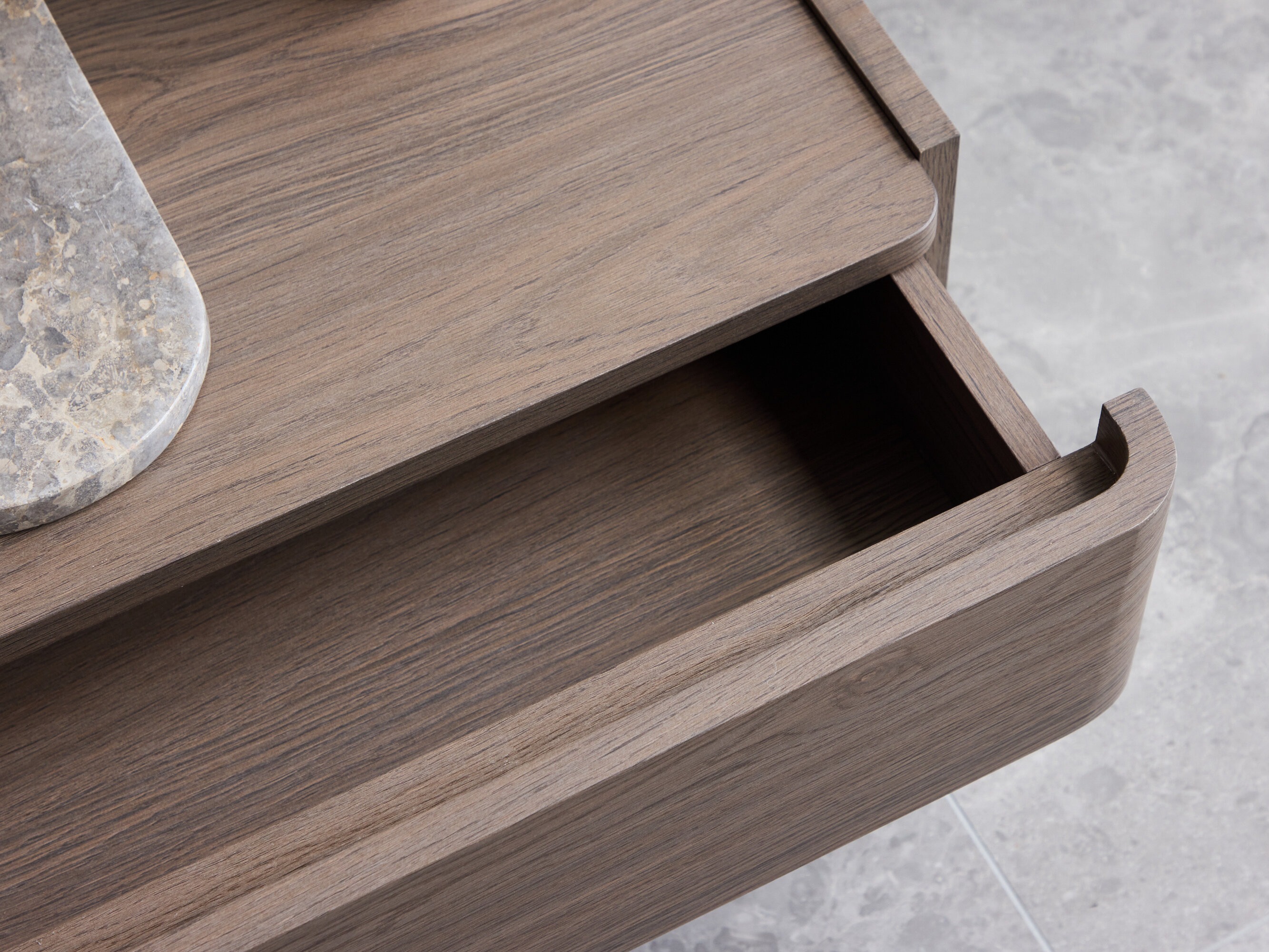 Nočna omarica Dallas 4744