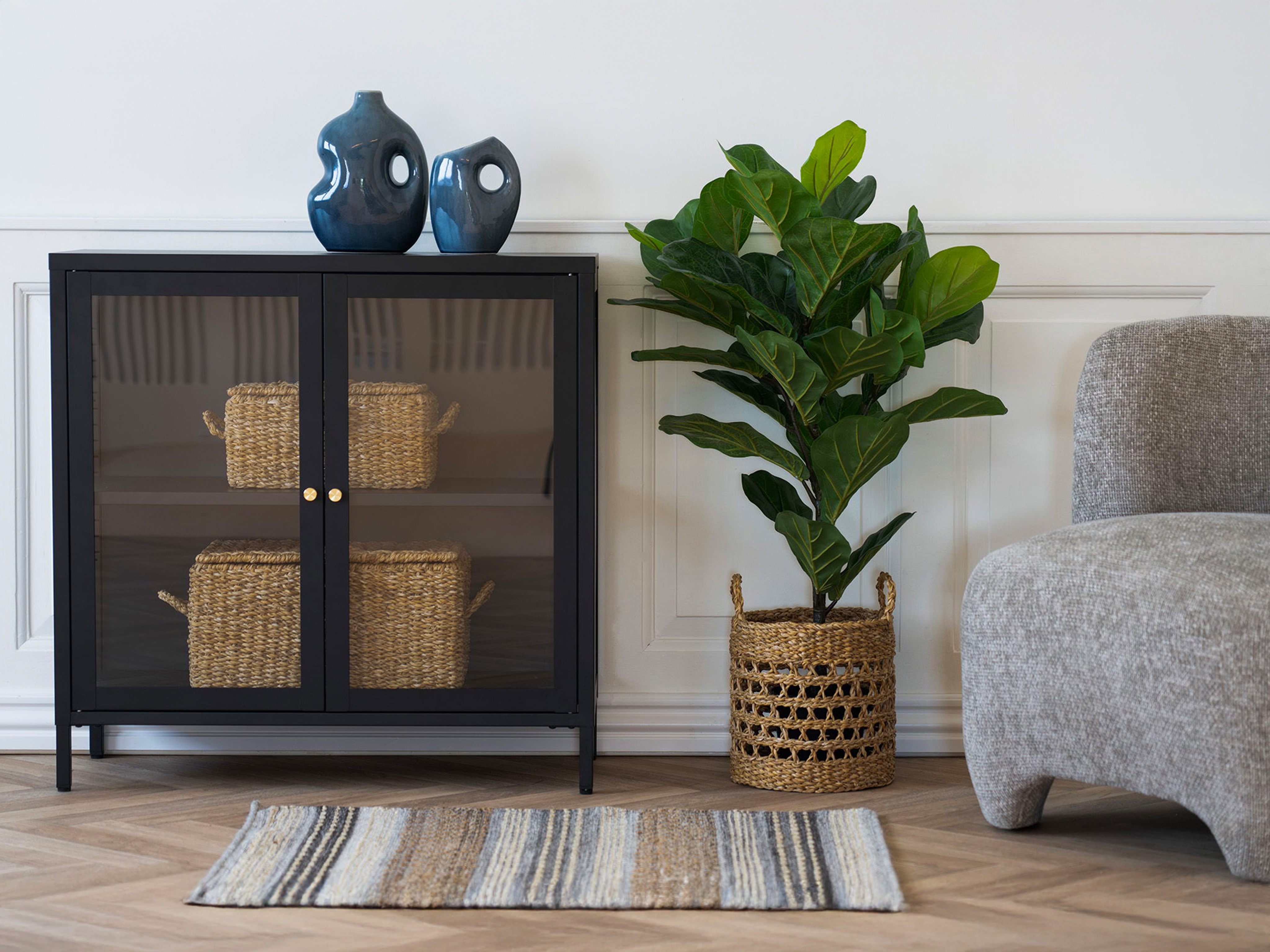 Omarica Lirfloi 101 (Črna)