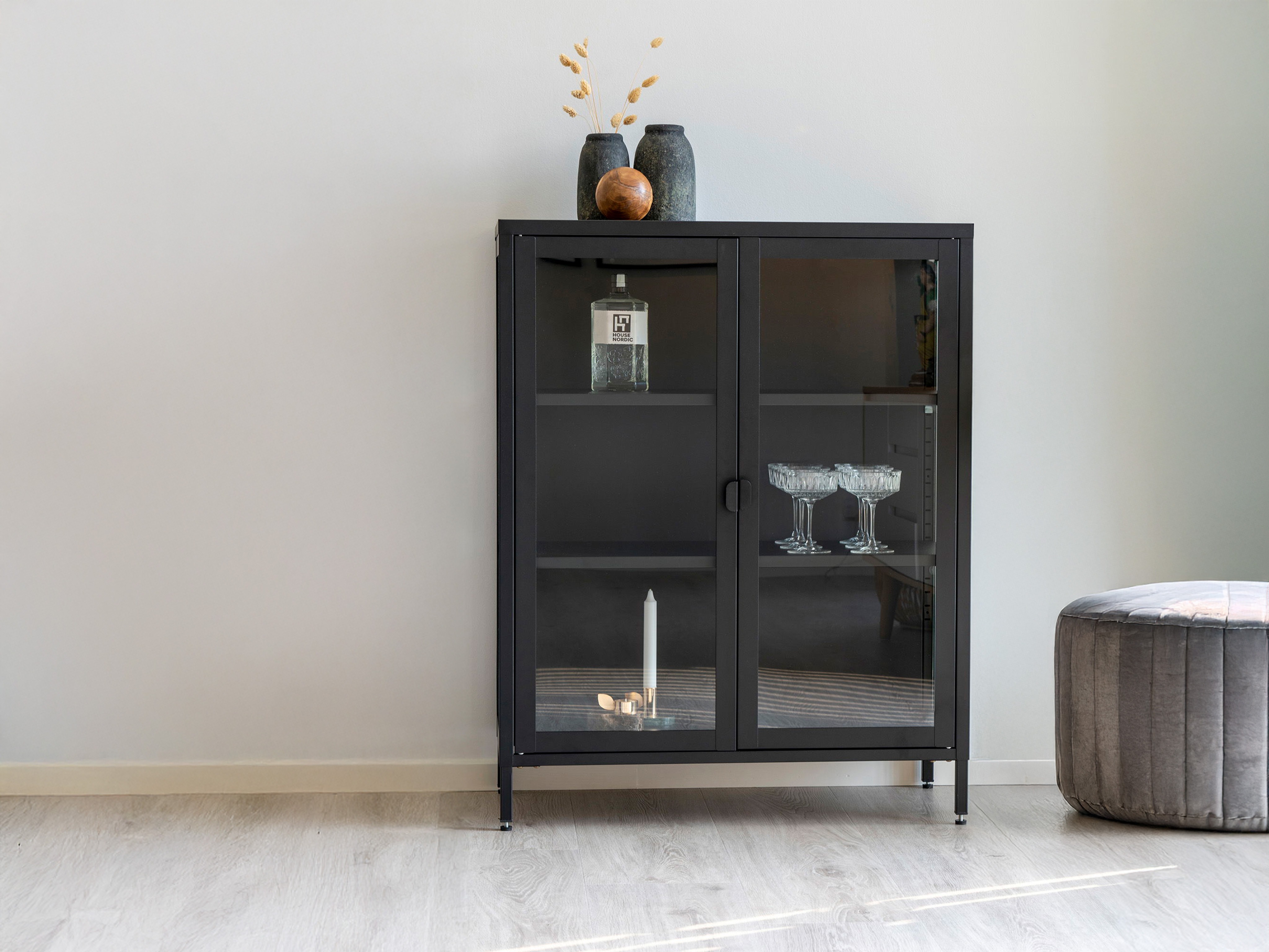 Omarica Romtolo 106 (Črna)