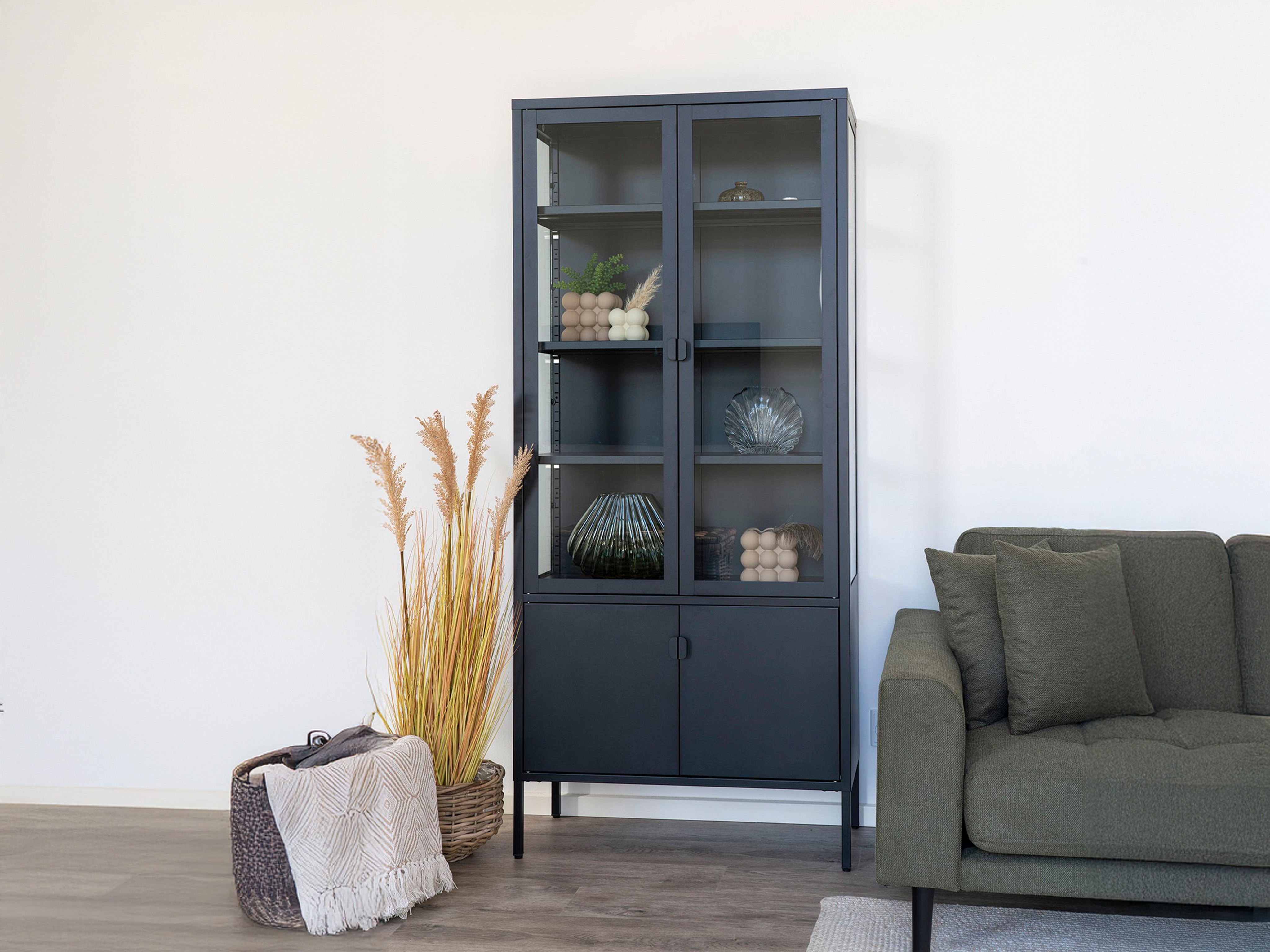 Regal Romtolo 104 (Črna)