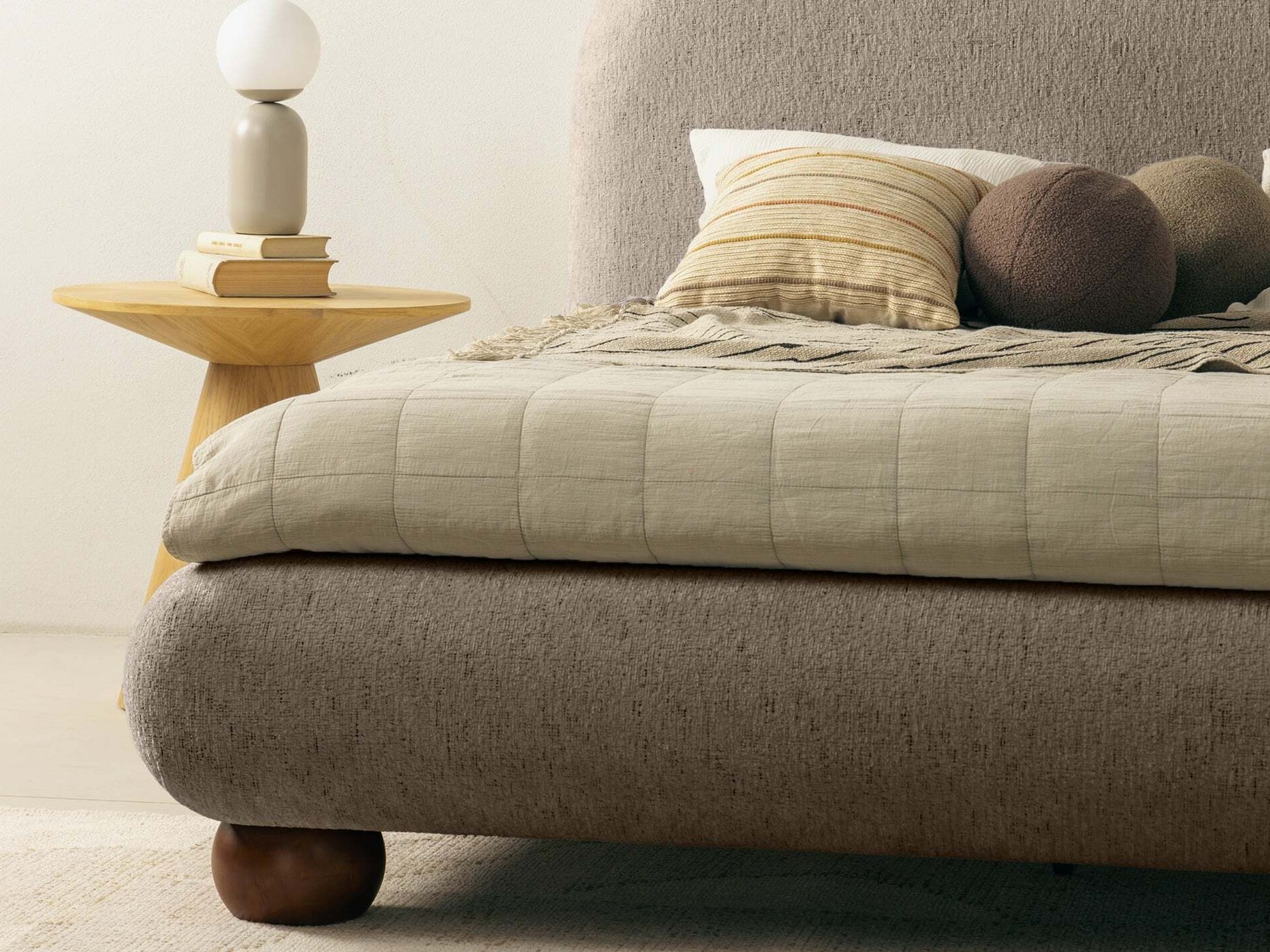 Postelja Burleson 502