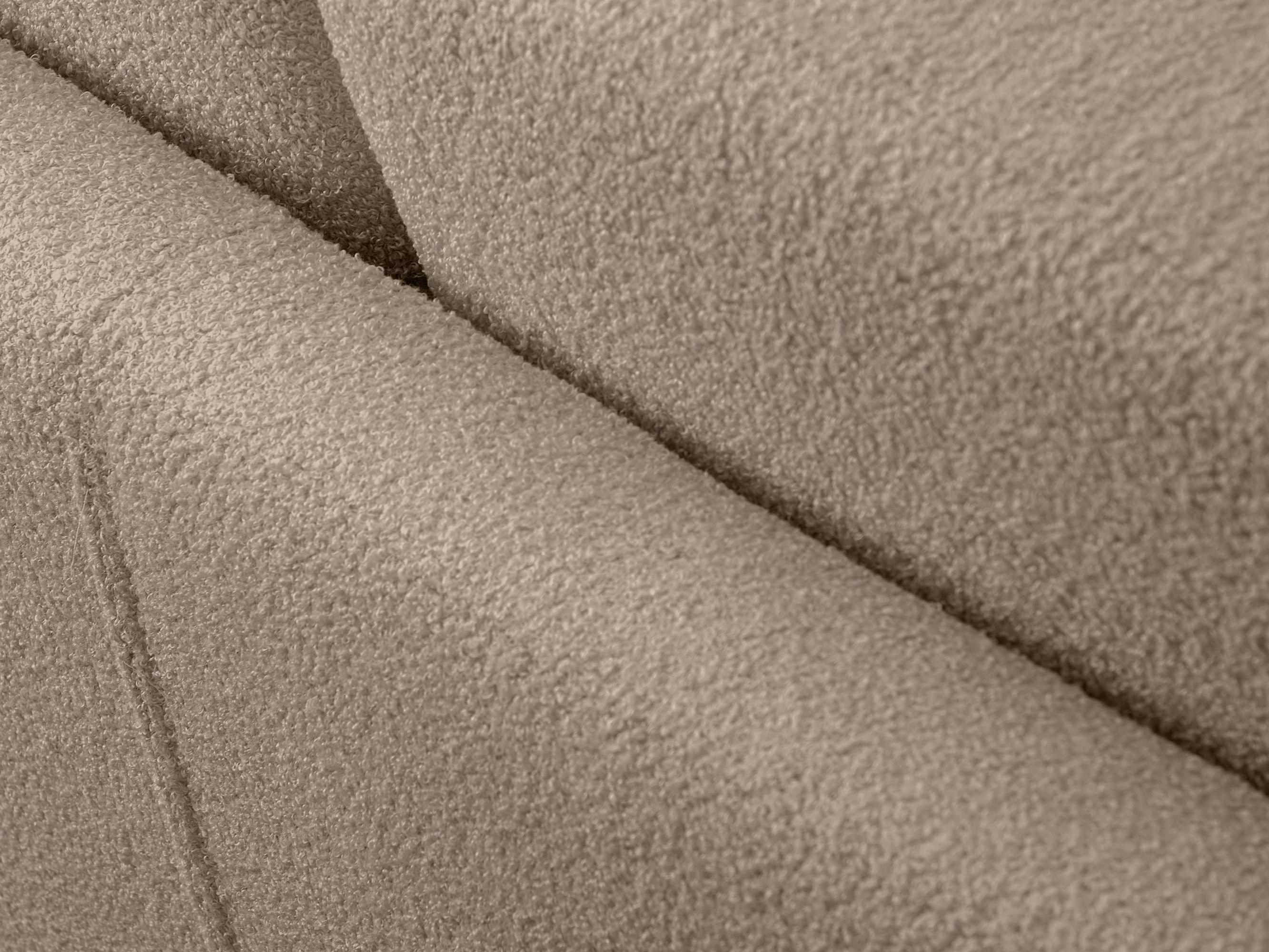 Kavč Elmcali 104 (New or Never 16)