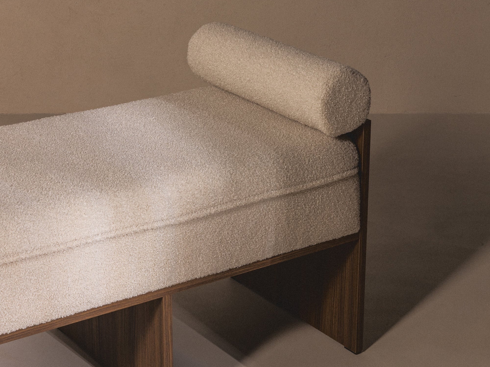 Klop z oblazinjenjem Burleson 536