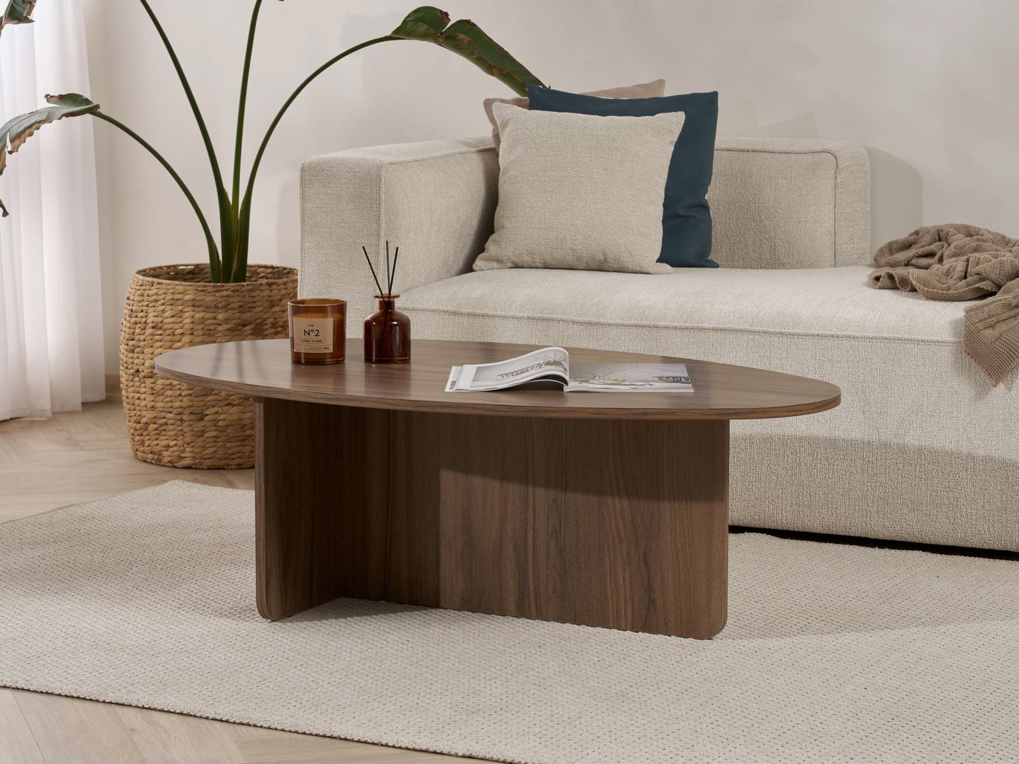 Klubska mizica Novato 139 (Oreh)