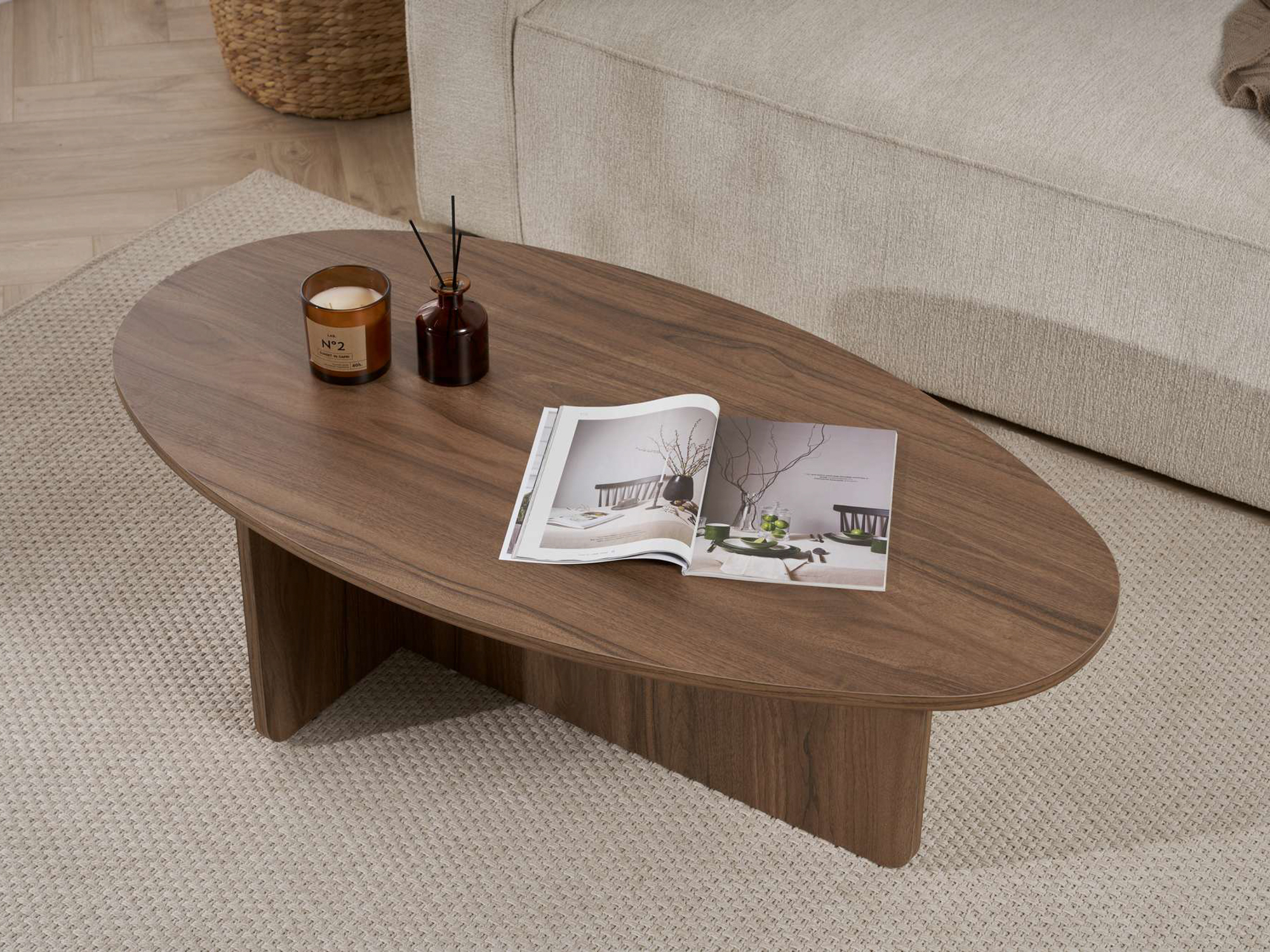 Klubska mizica Novato 139 (Oreh)