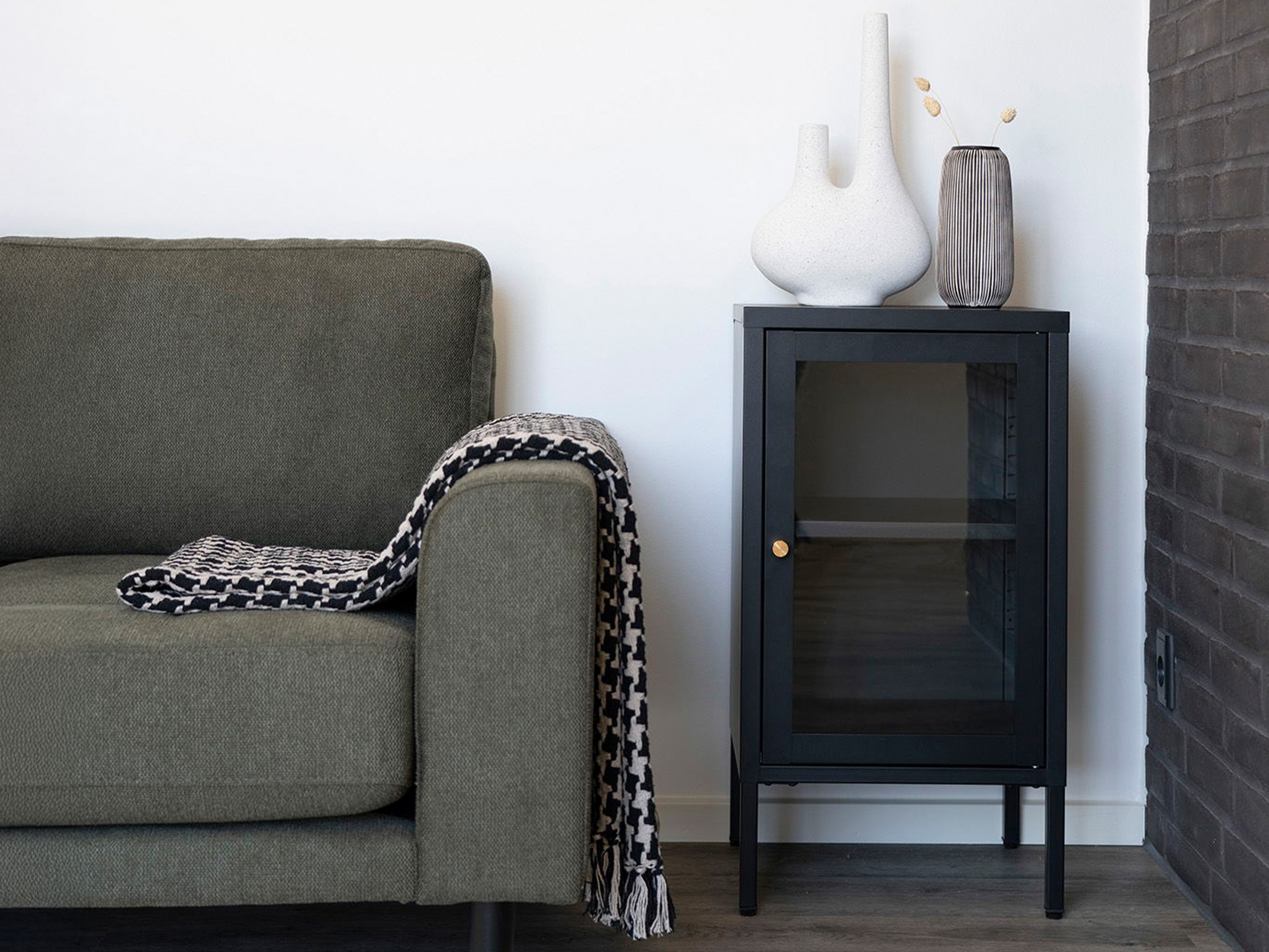 Omarica Lirfloi 104 (Črna)