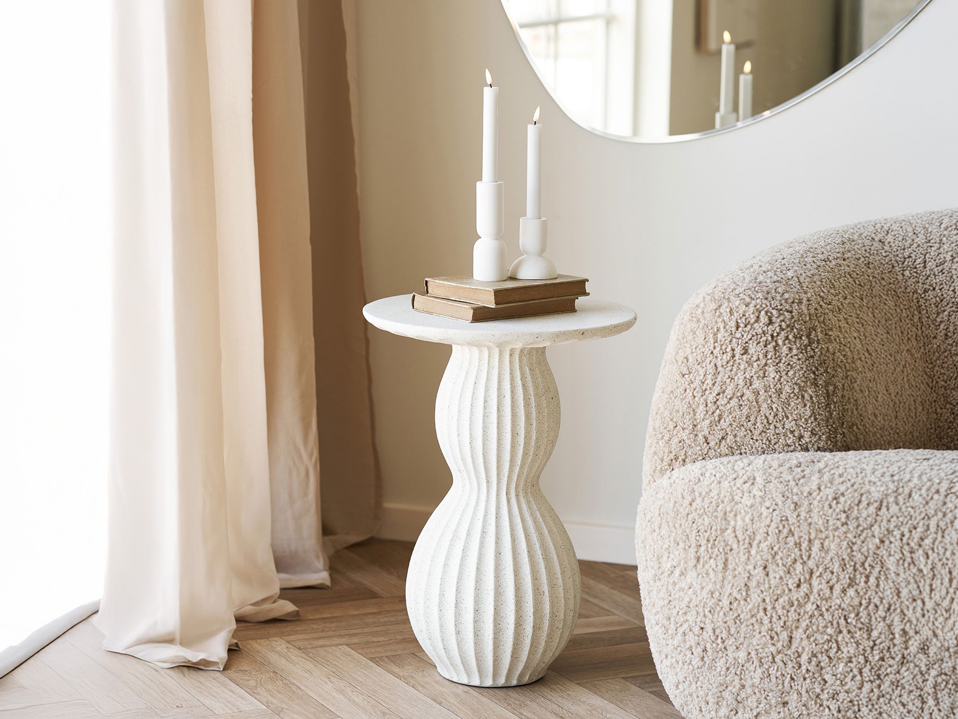 Stranska mizica Brea 121