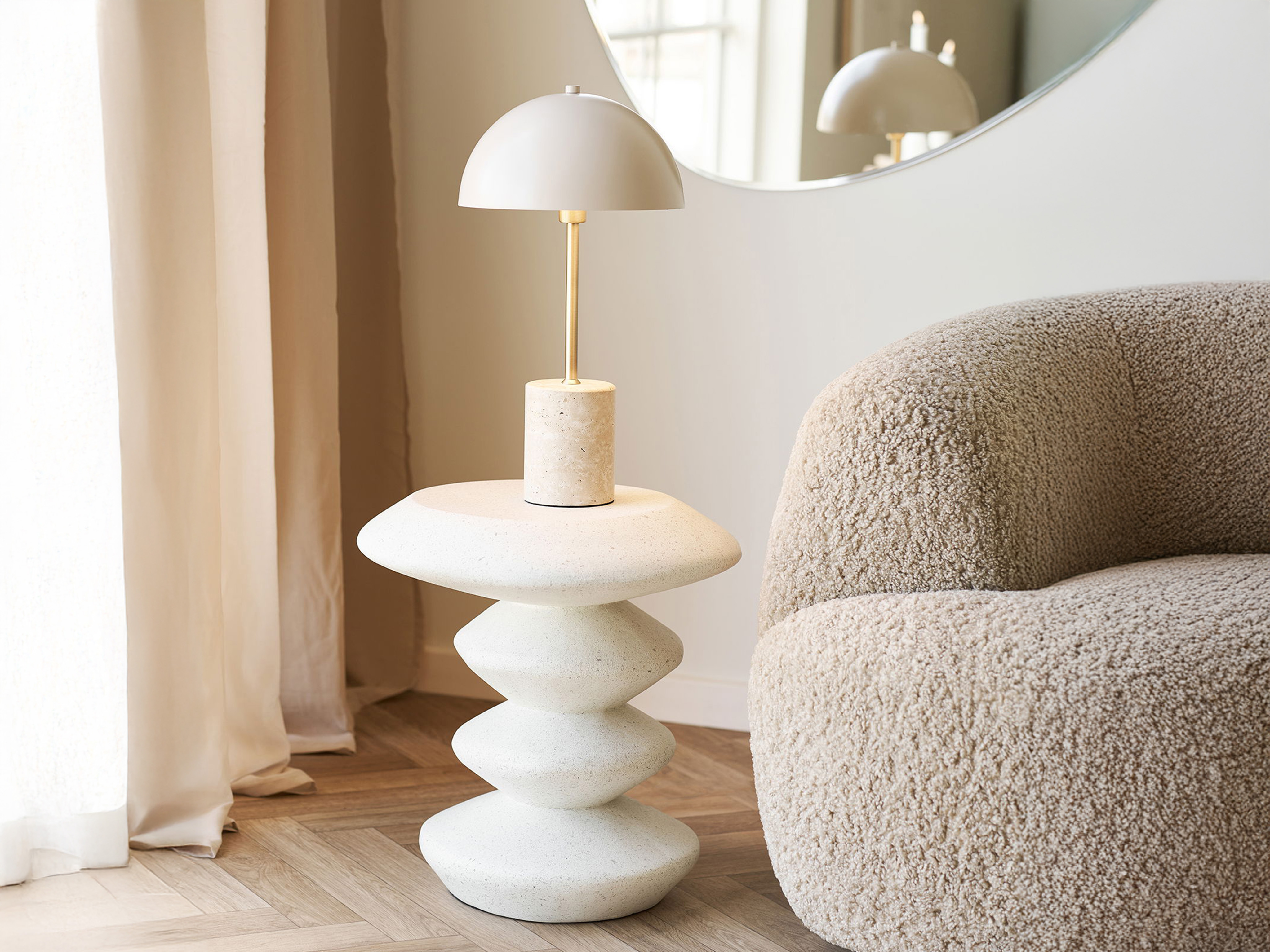 Stranska mizica Brea 122