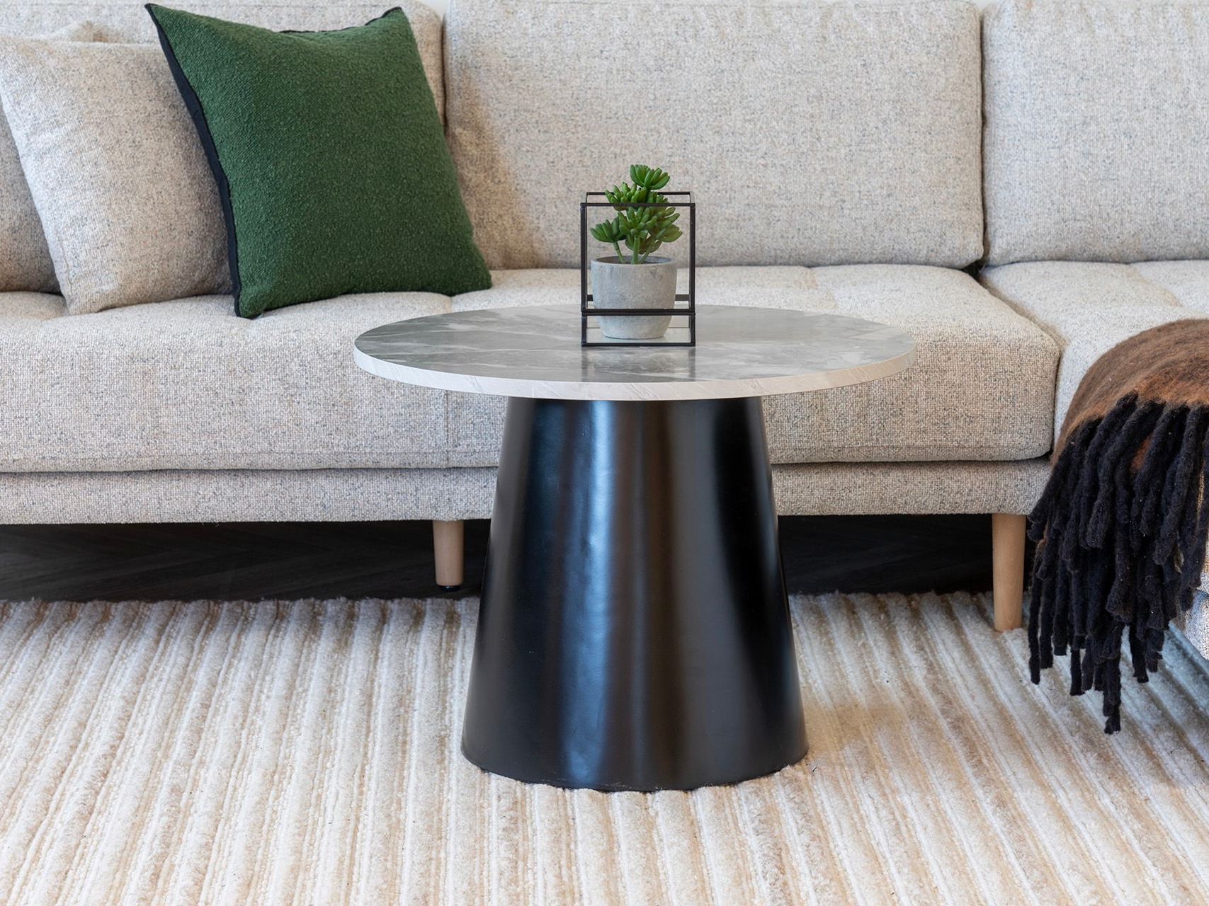 Klubska mizica Brea 125