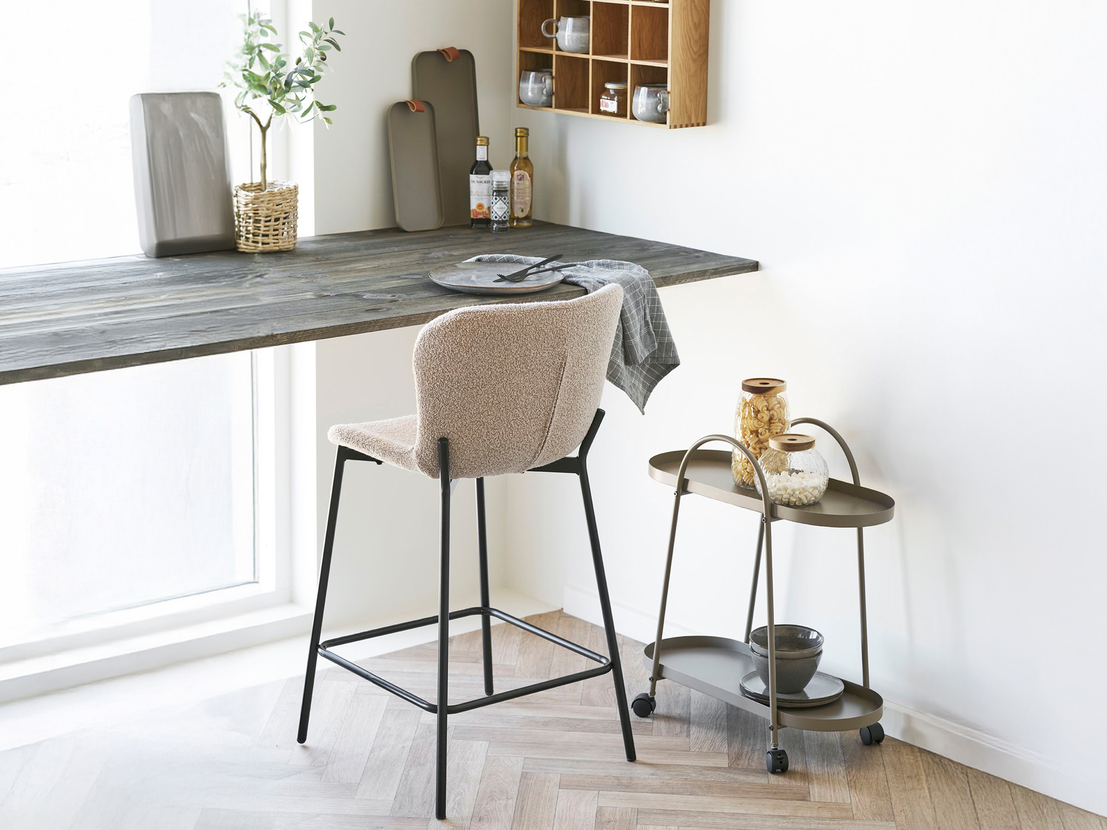 Srednje visok barski stol Brea 153 (Bež)