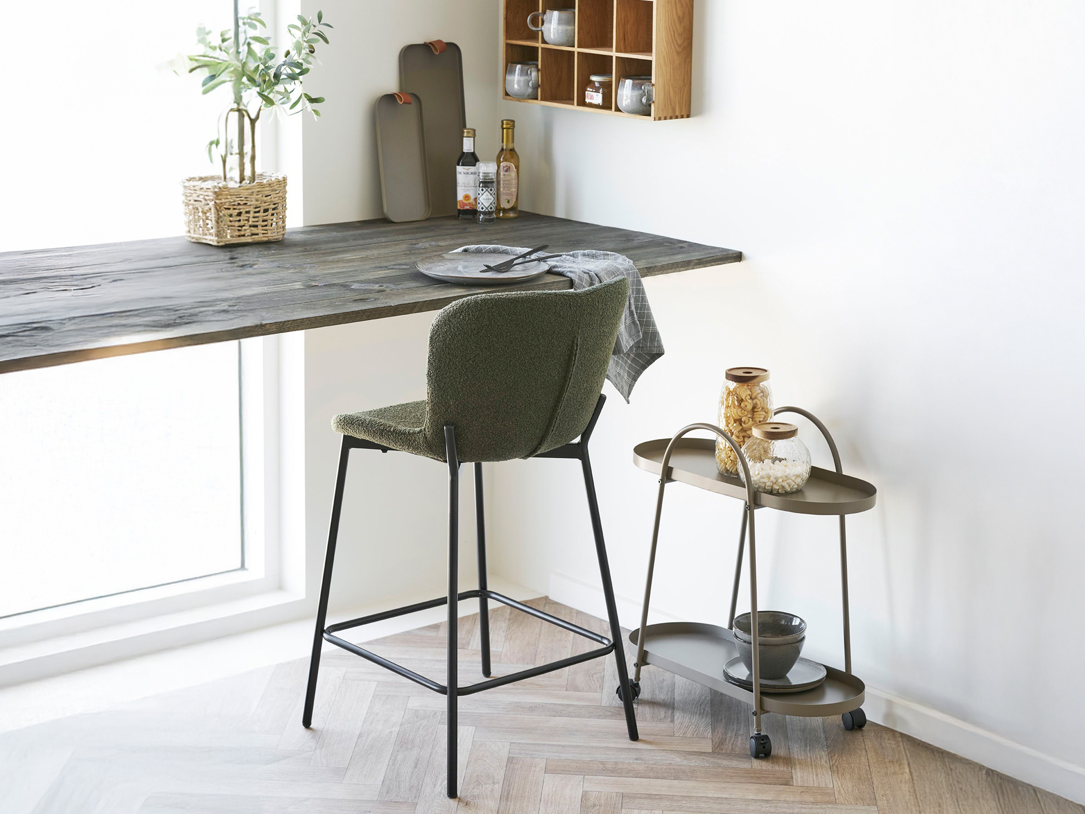 Srednje visok barski stol Brea 153 (Temno zelena)