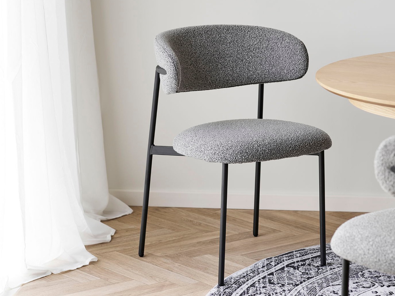 Stol Brea 163 (Siva)