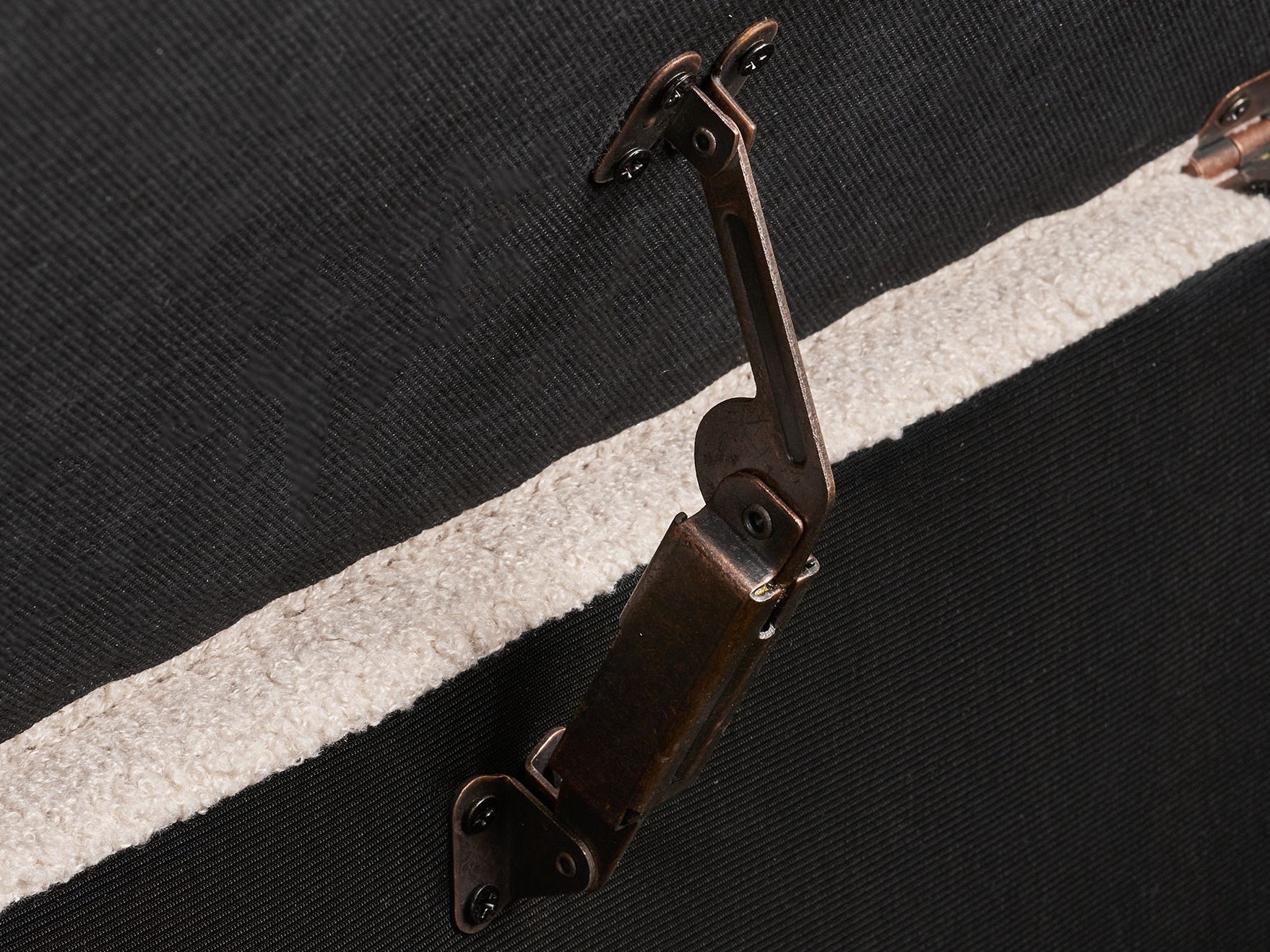 Klop z oblazinjenjem Brea 192