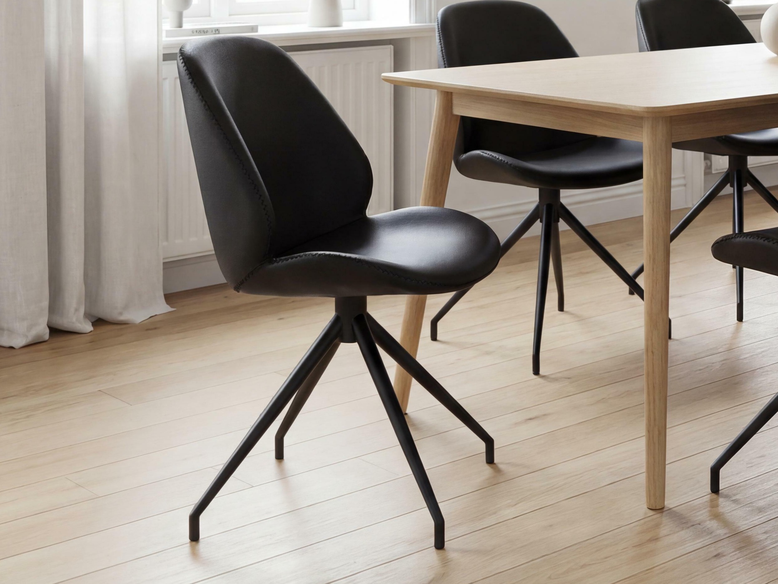 Stol Brea 194 (Črna)