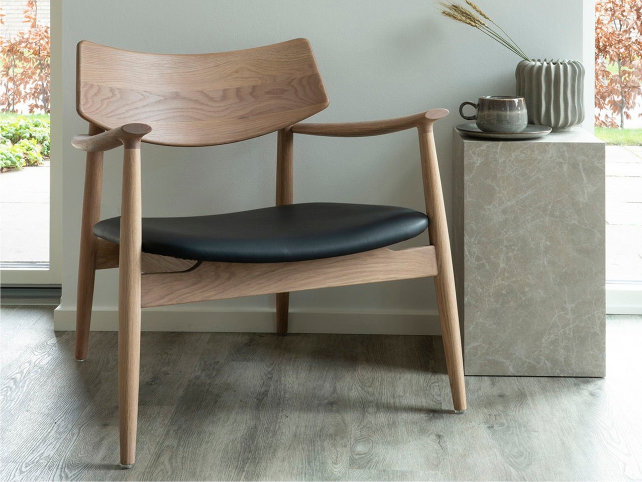 Fotelj Brea 225 (Črna)