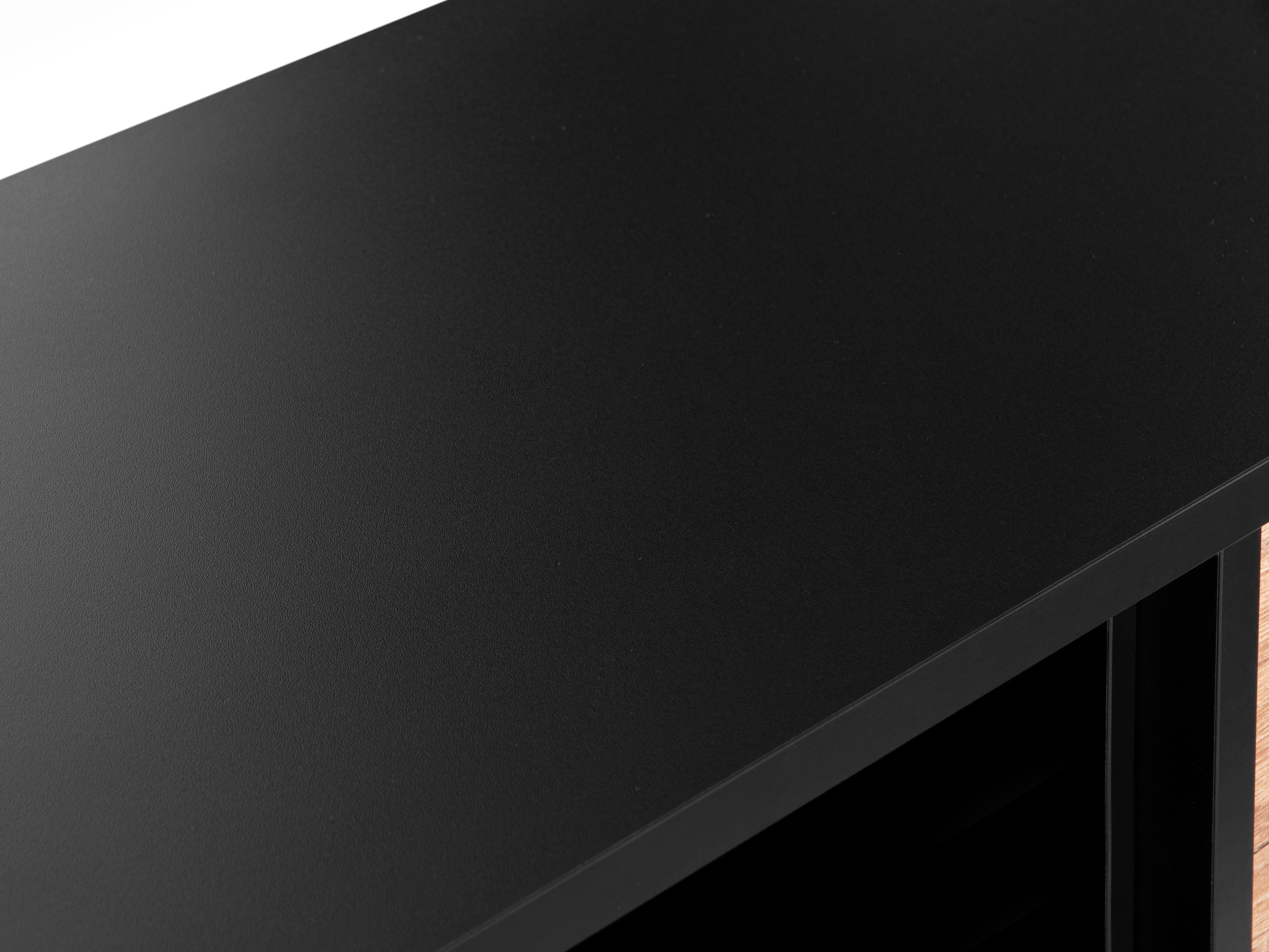 Omarica Corevaru 110 (Črna)