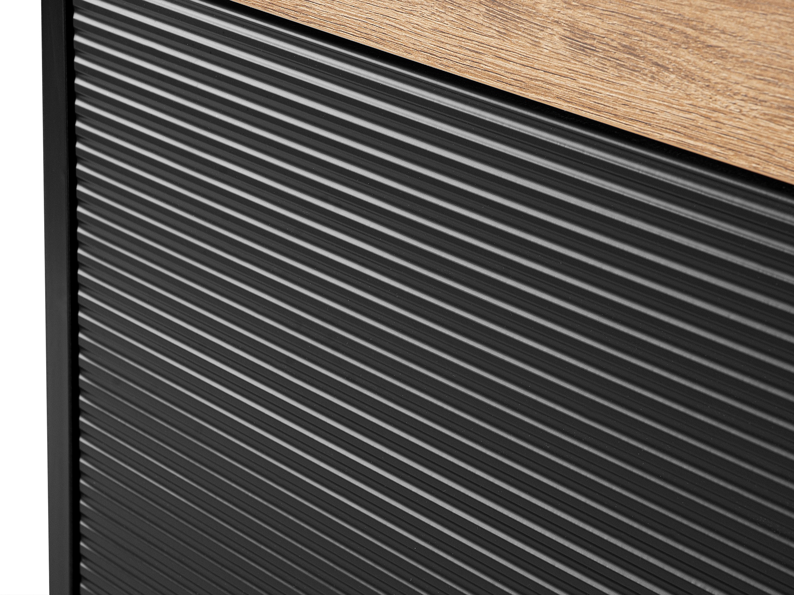 Omarica Corevaru 116 (Črna)