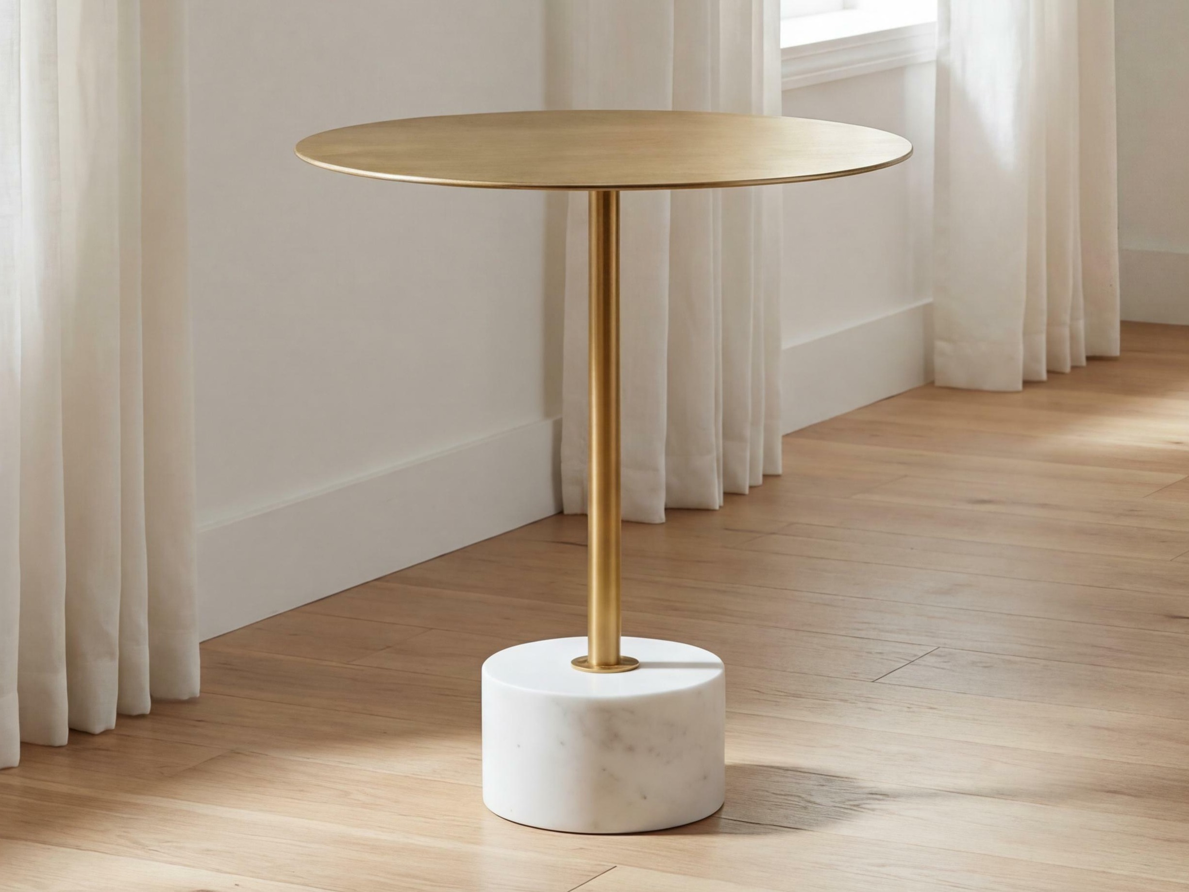 Stranska mizica Brea 258