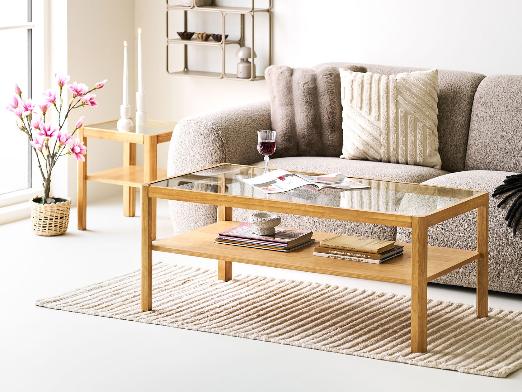 Klubska mizica Brea 284