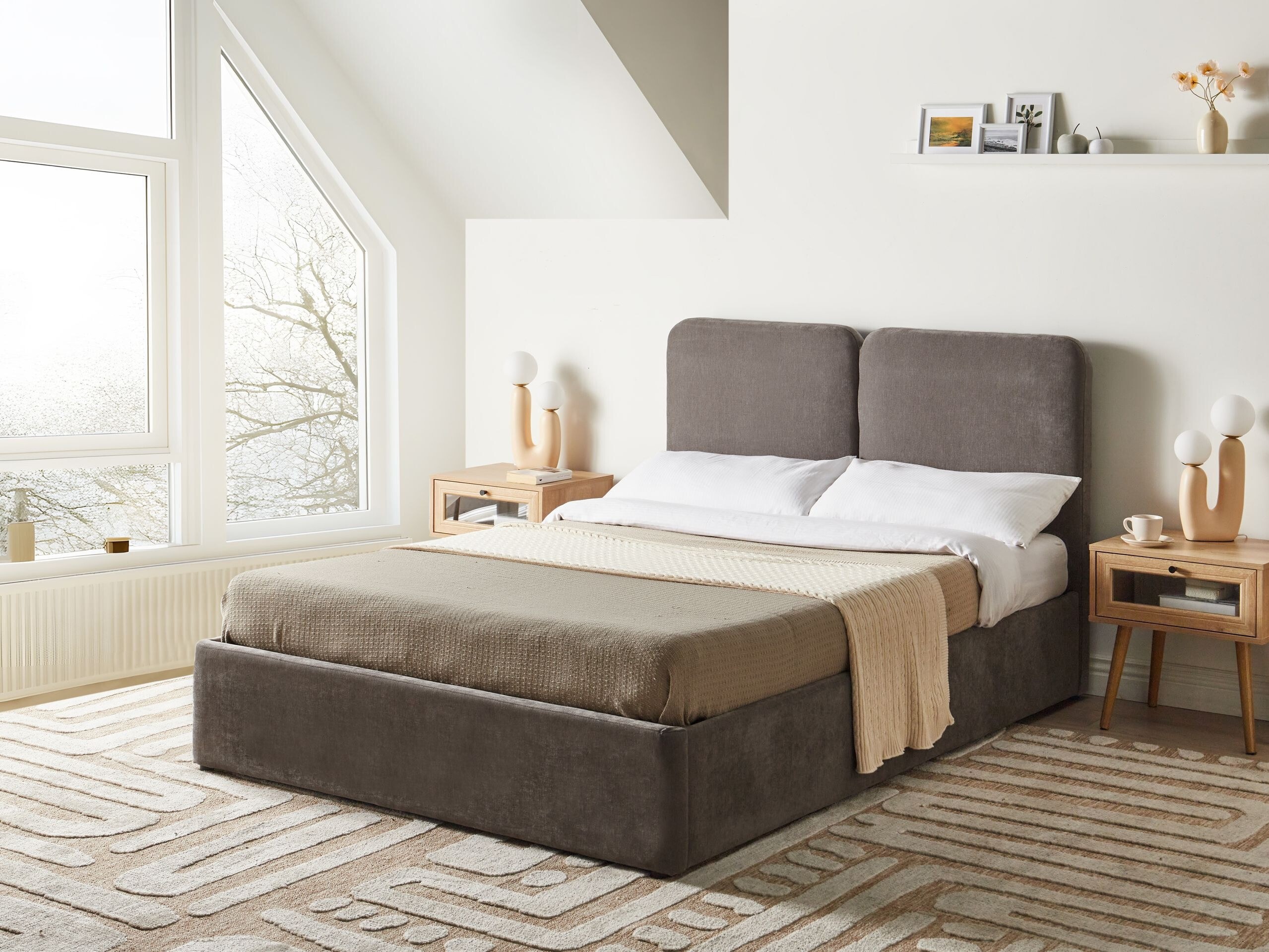 Postelja Berwyn 3004 (Taupe)