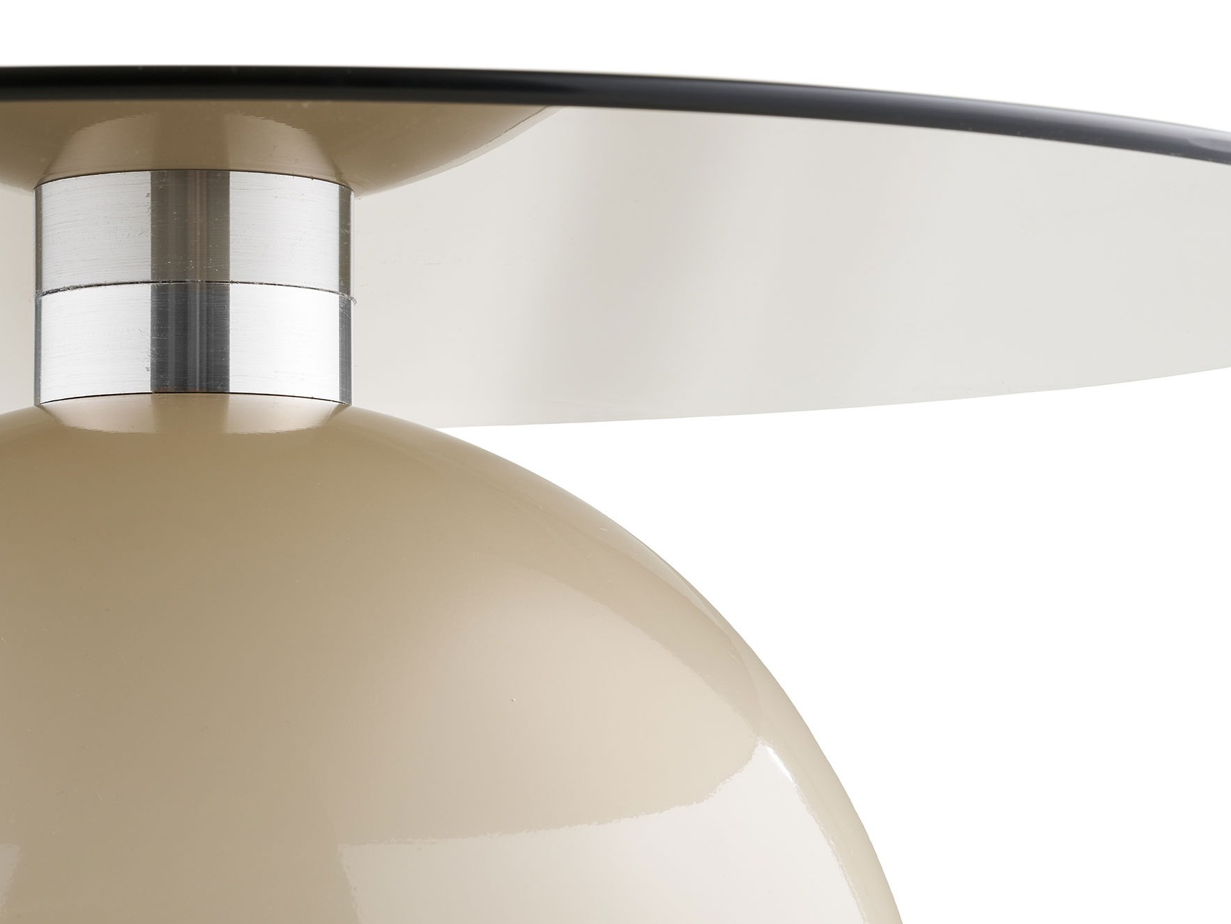 Klubska mizica Brea 289