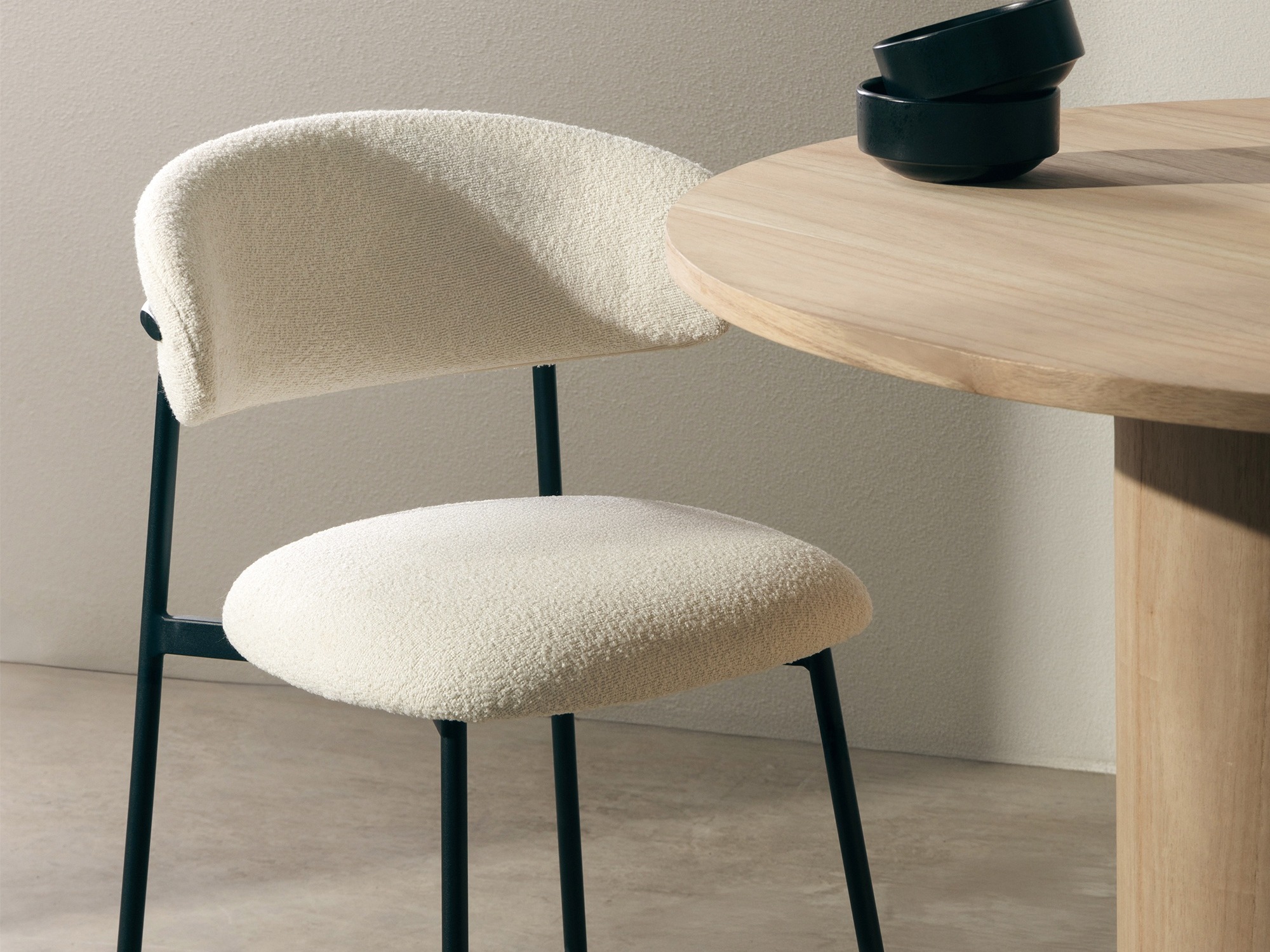 Srednje visok barski stol SL5377 s poškodovano embalažo