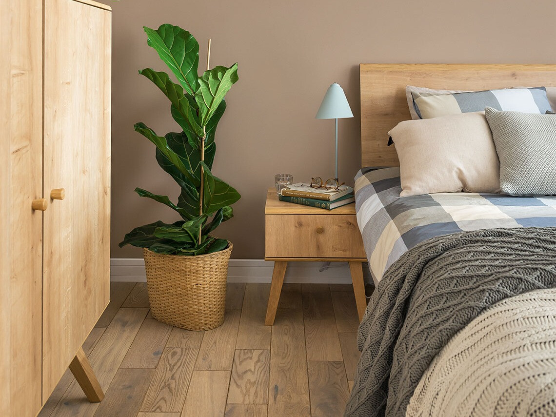 Nočna omarica Ruvruvi 113 (Hrast)