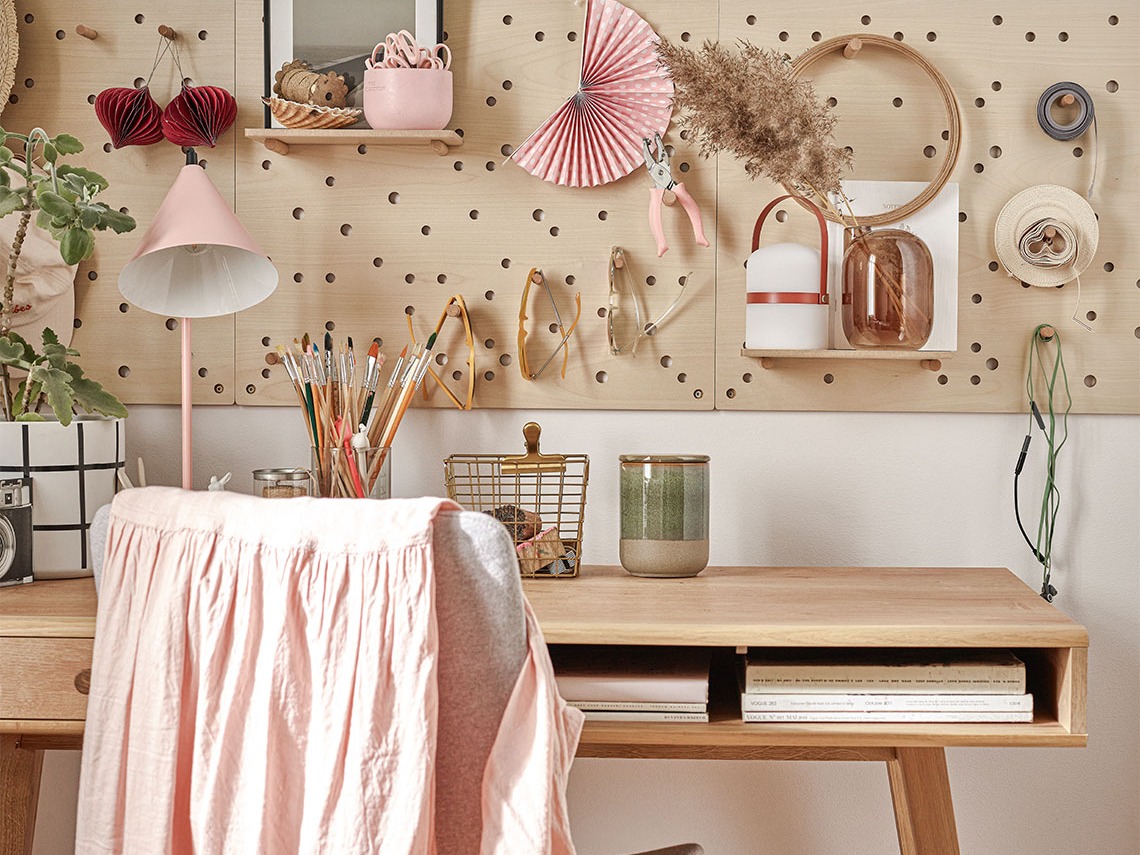 Pisalna miza Ruvruvi 115