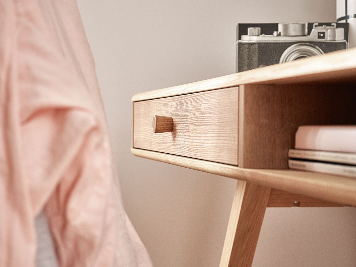 Pisalna miza Ruvruvi 115