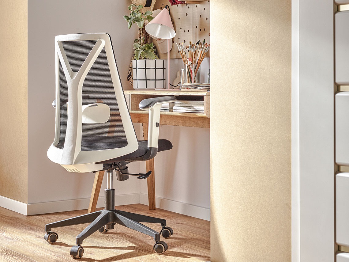 Pisalna miza Ruvruvi 115