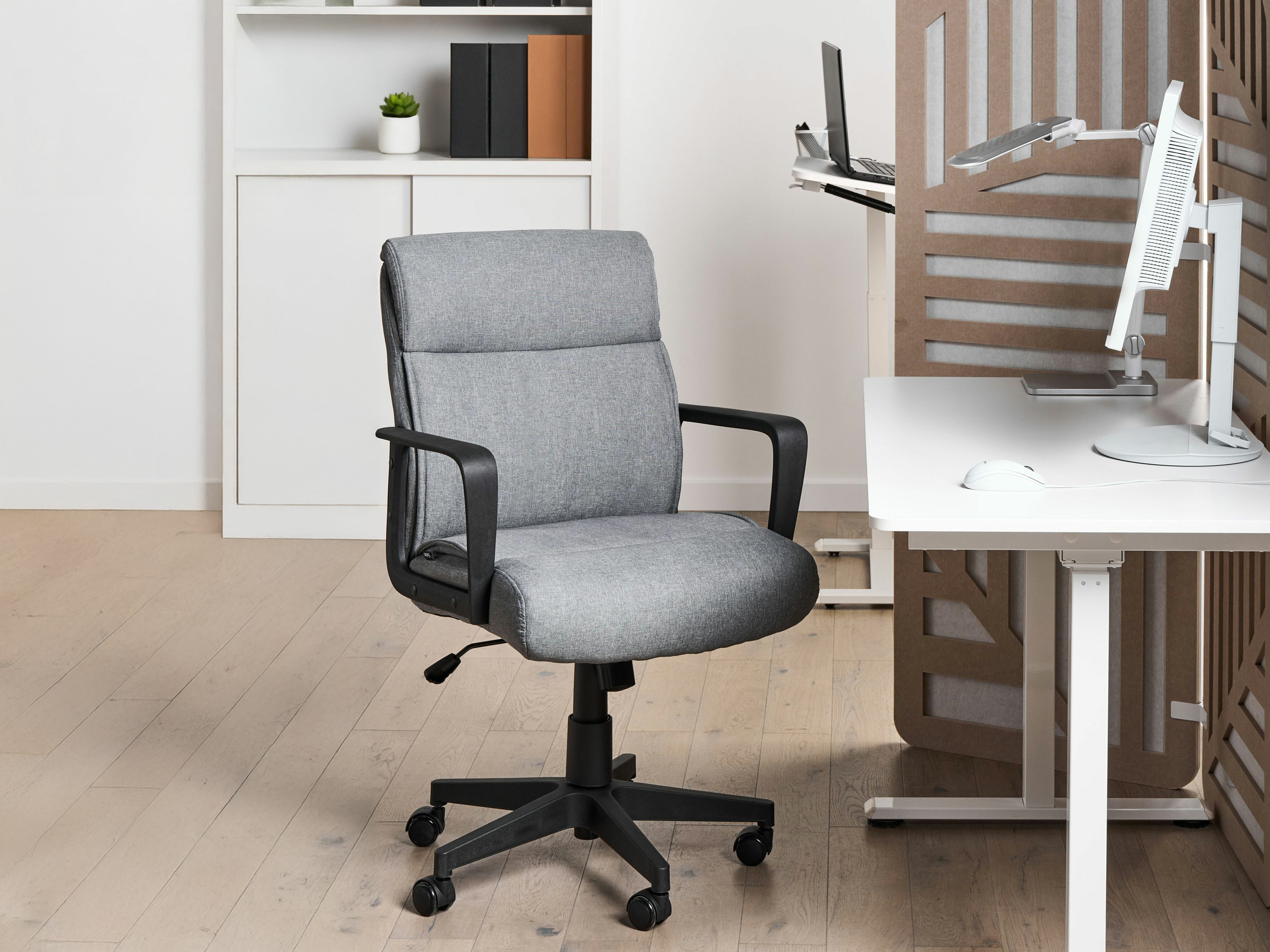 Pisarniški stol Berwyn 3142 (Siva)