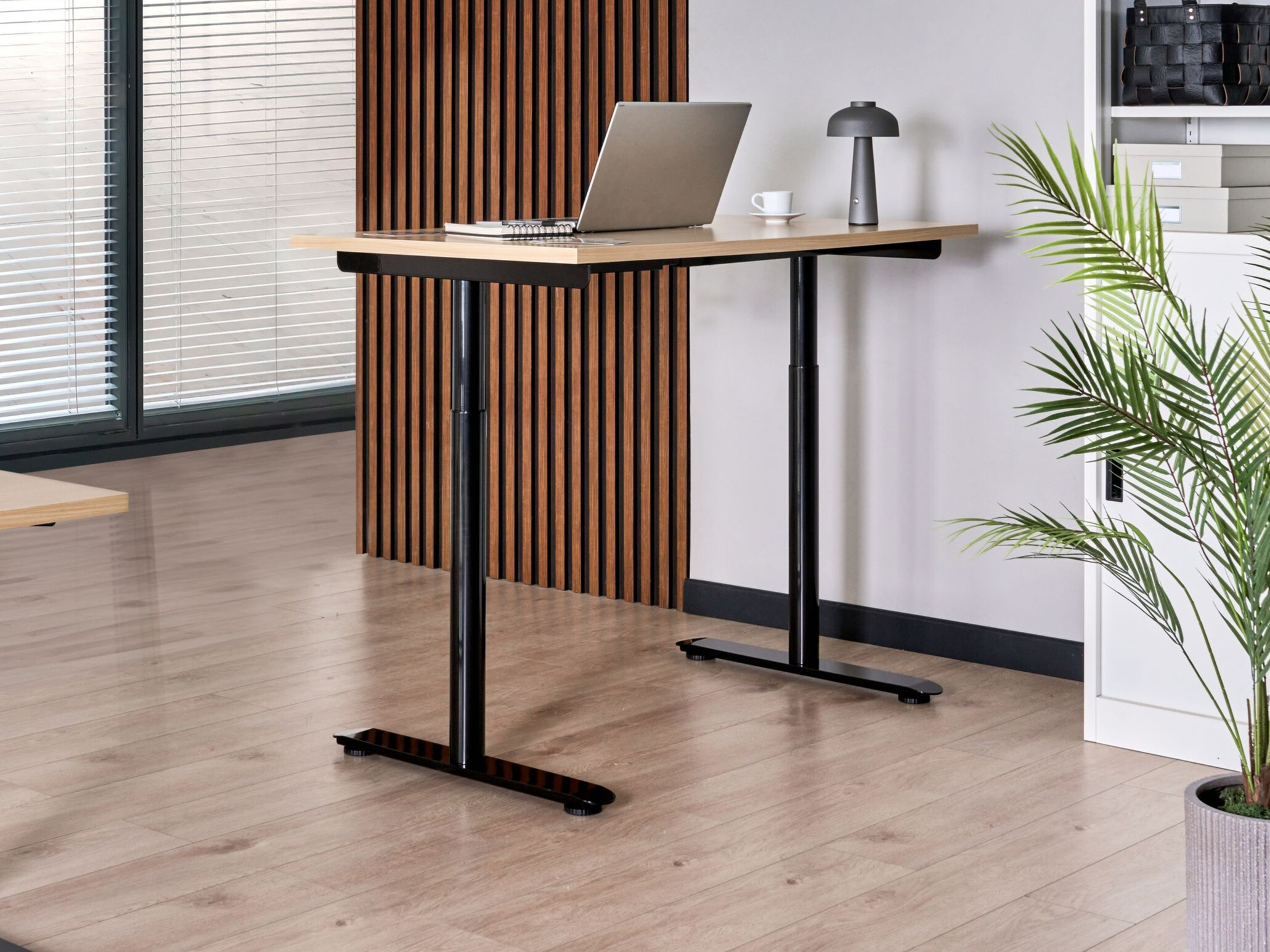 Dvižna pisalna miza Berwyn 3190 (Svetlo rjava)