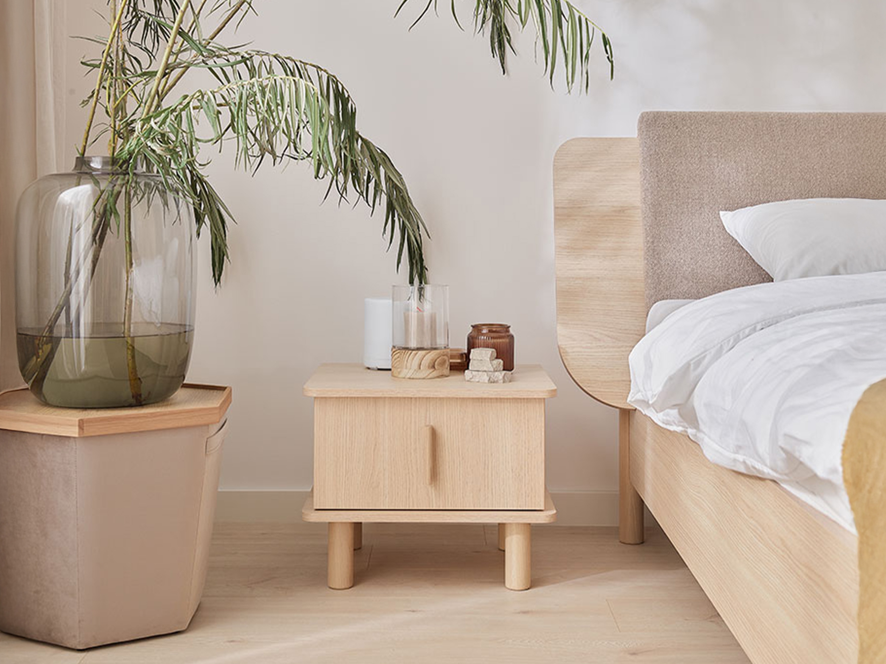 Nočna omarica Camcamo 106