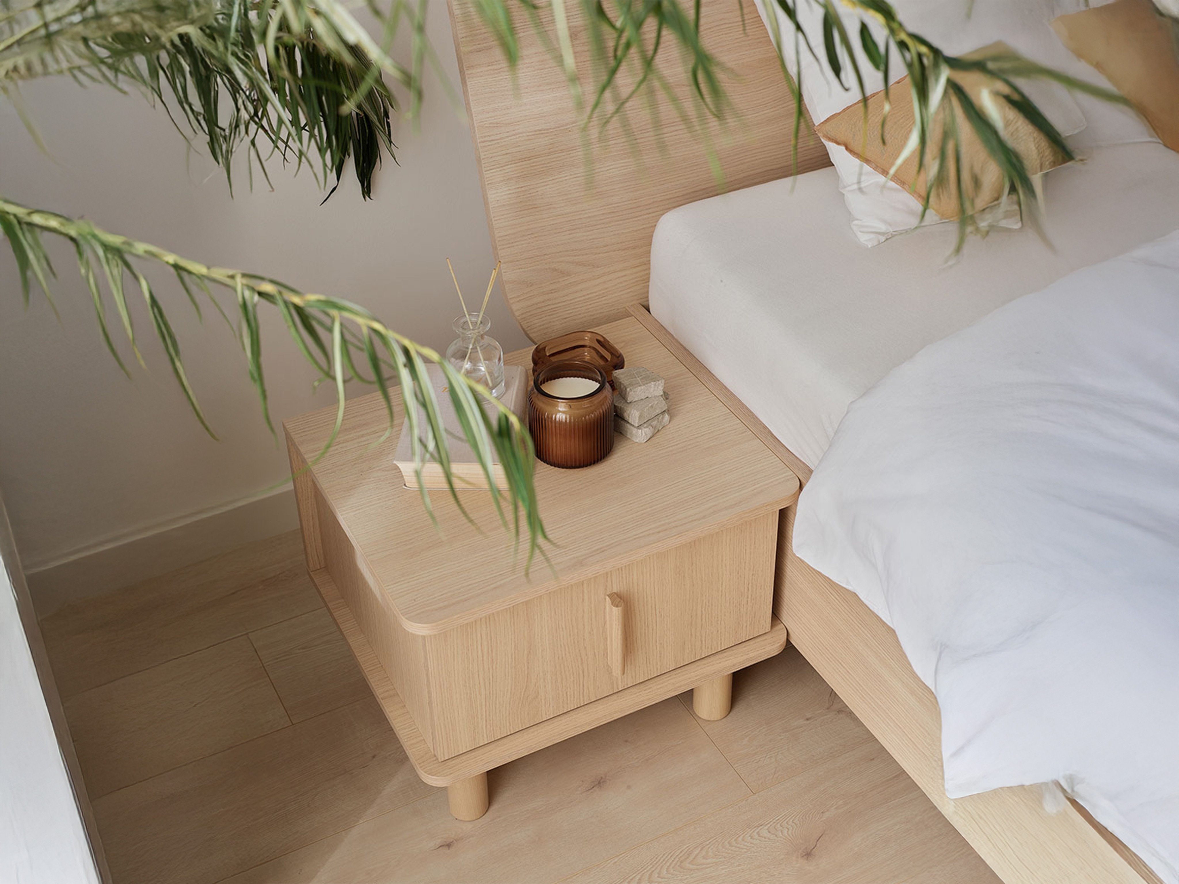 Nočna omarica Camcamo 106