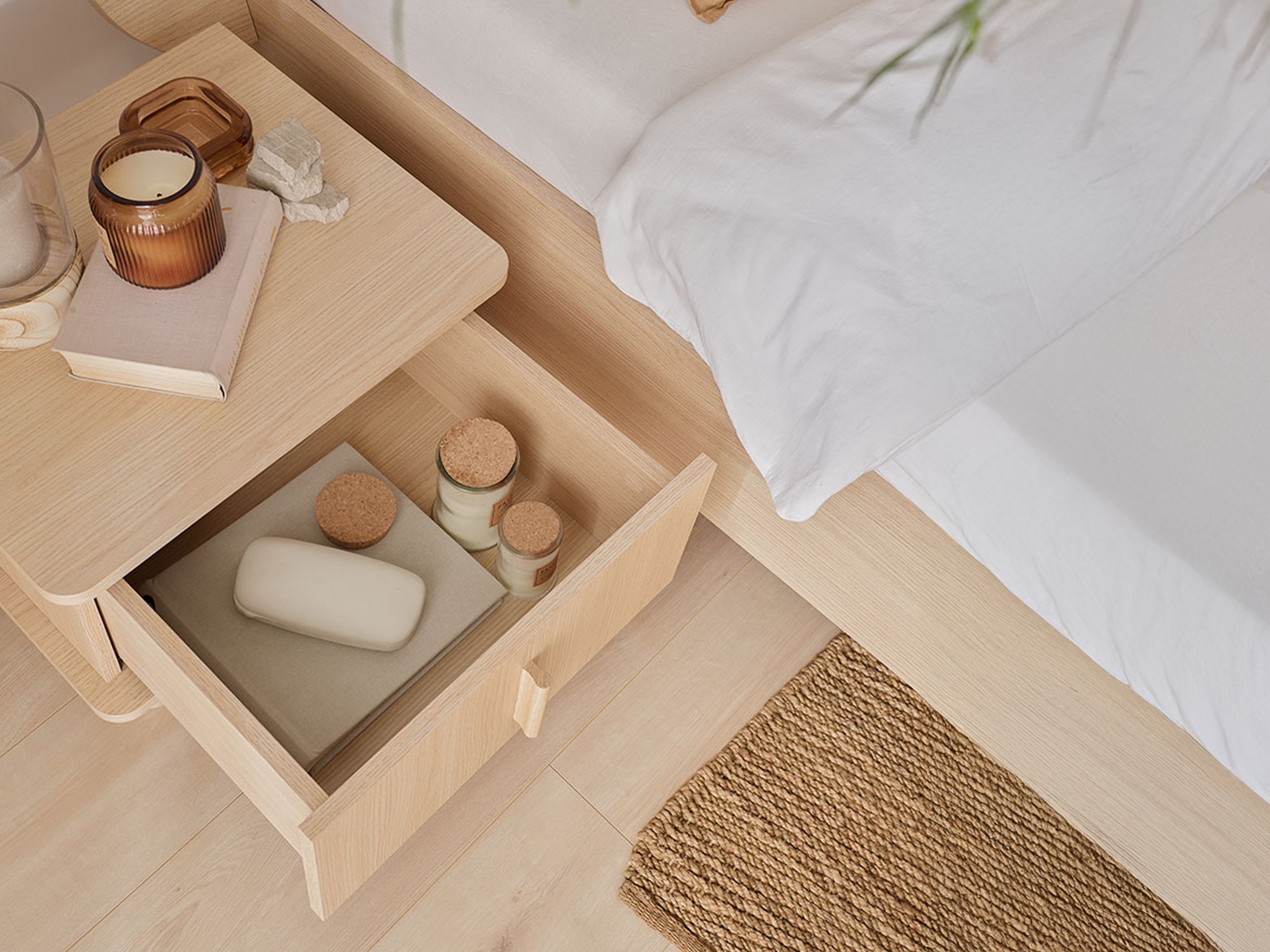 Nočna omarica Camcamo 106