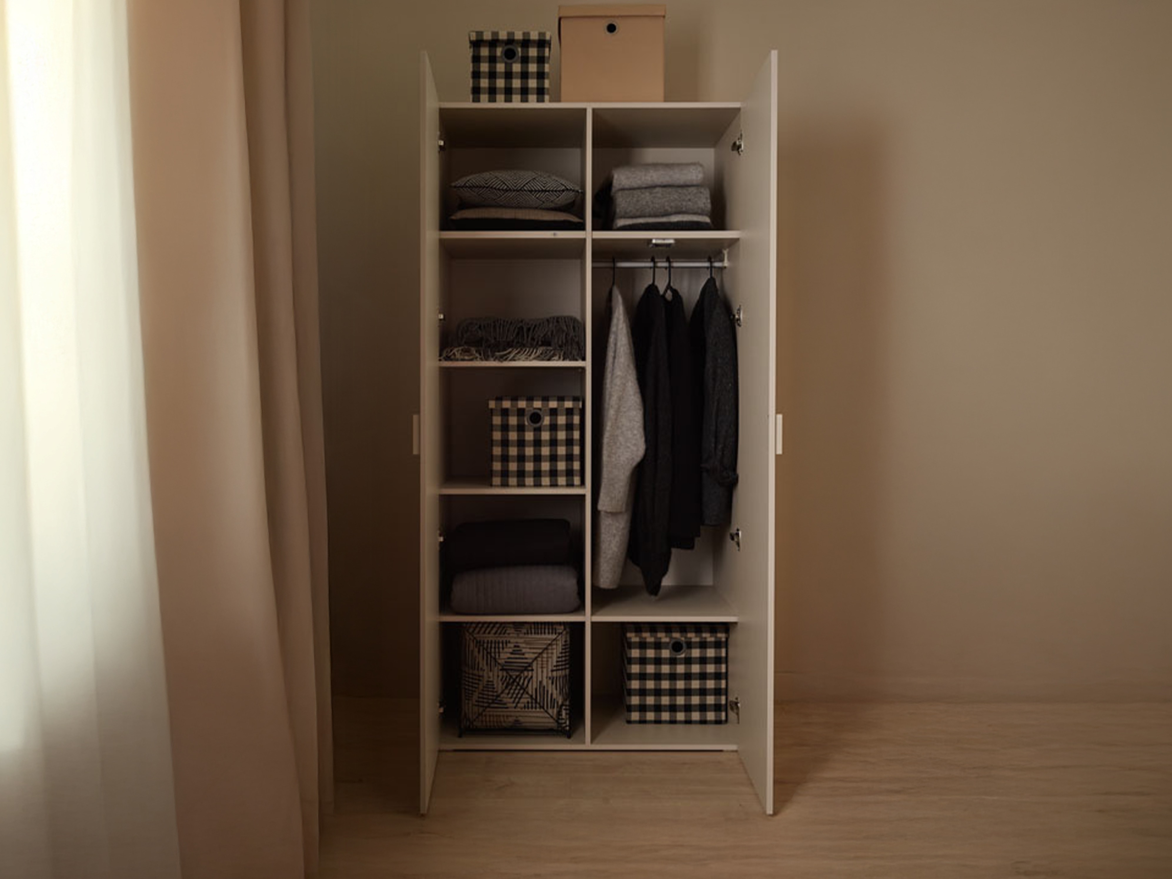 Garderobna omara Veldalo 109 (Lahki hrast)