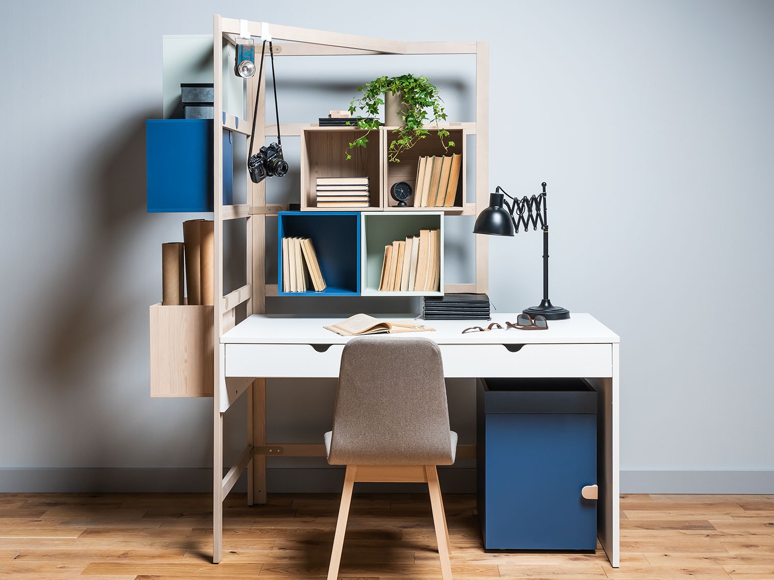 Pisalna miza Nutese 111