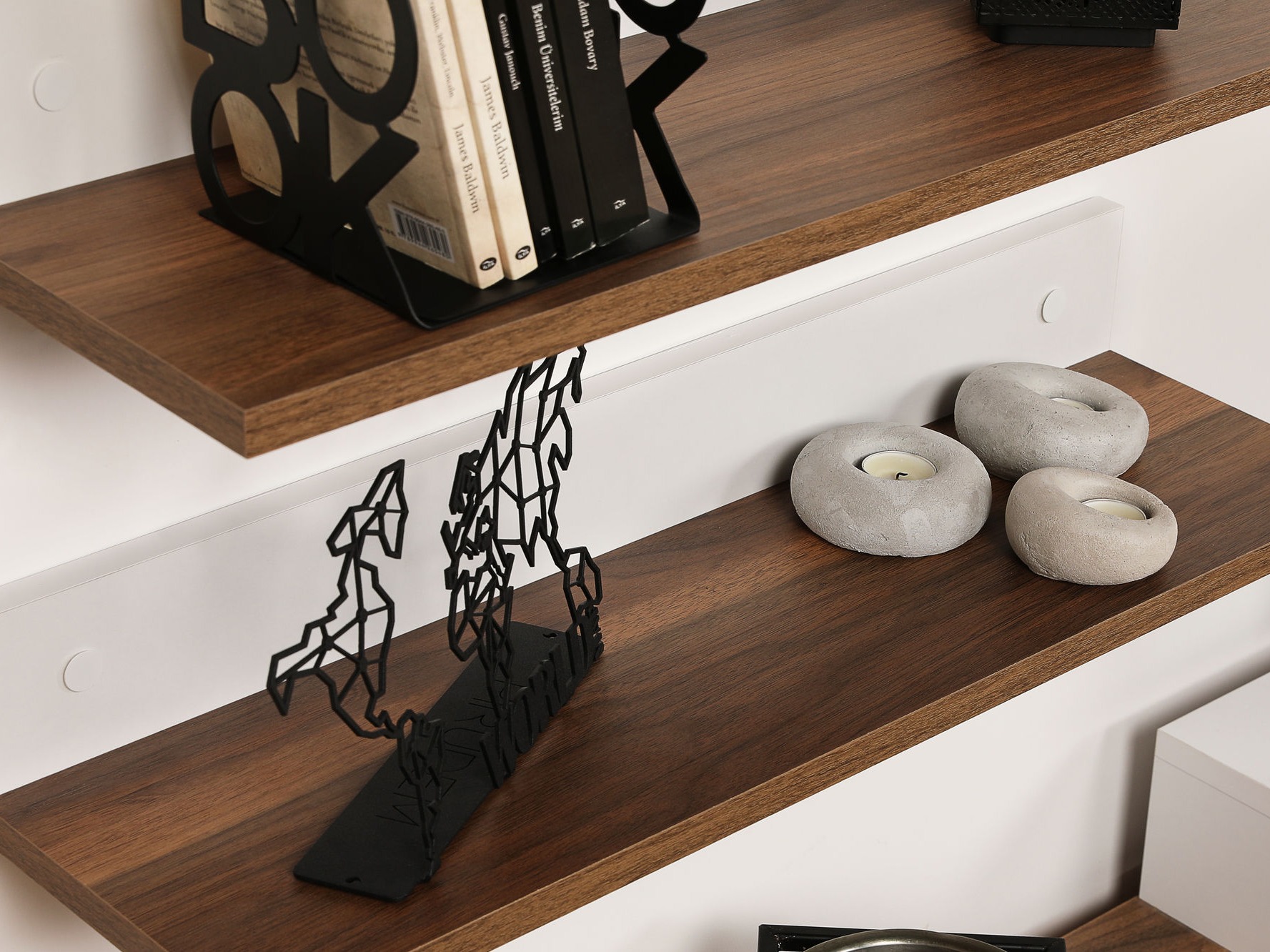 TV-omarica Kailua 998 (Tikovina + Bela)