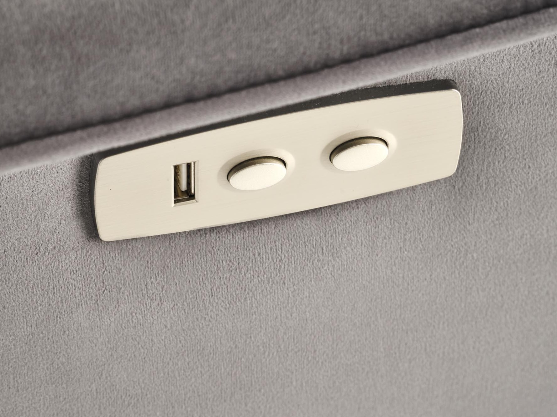 Fotelj s počivalnikom SL5449 z manjšimi nepravilnostmi