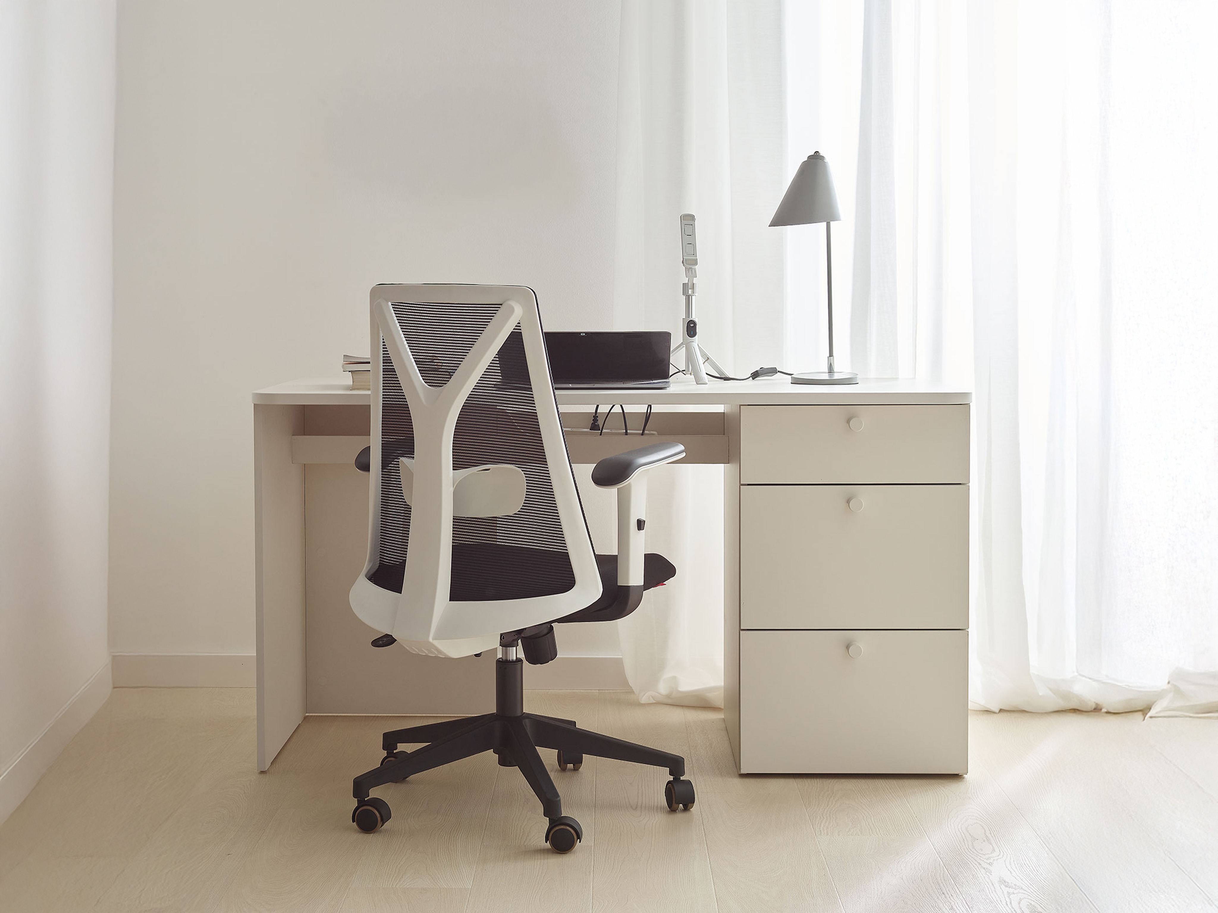 Pisalna miza Tornolo 132 (Desno)