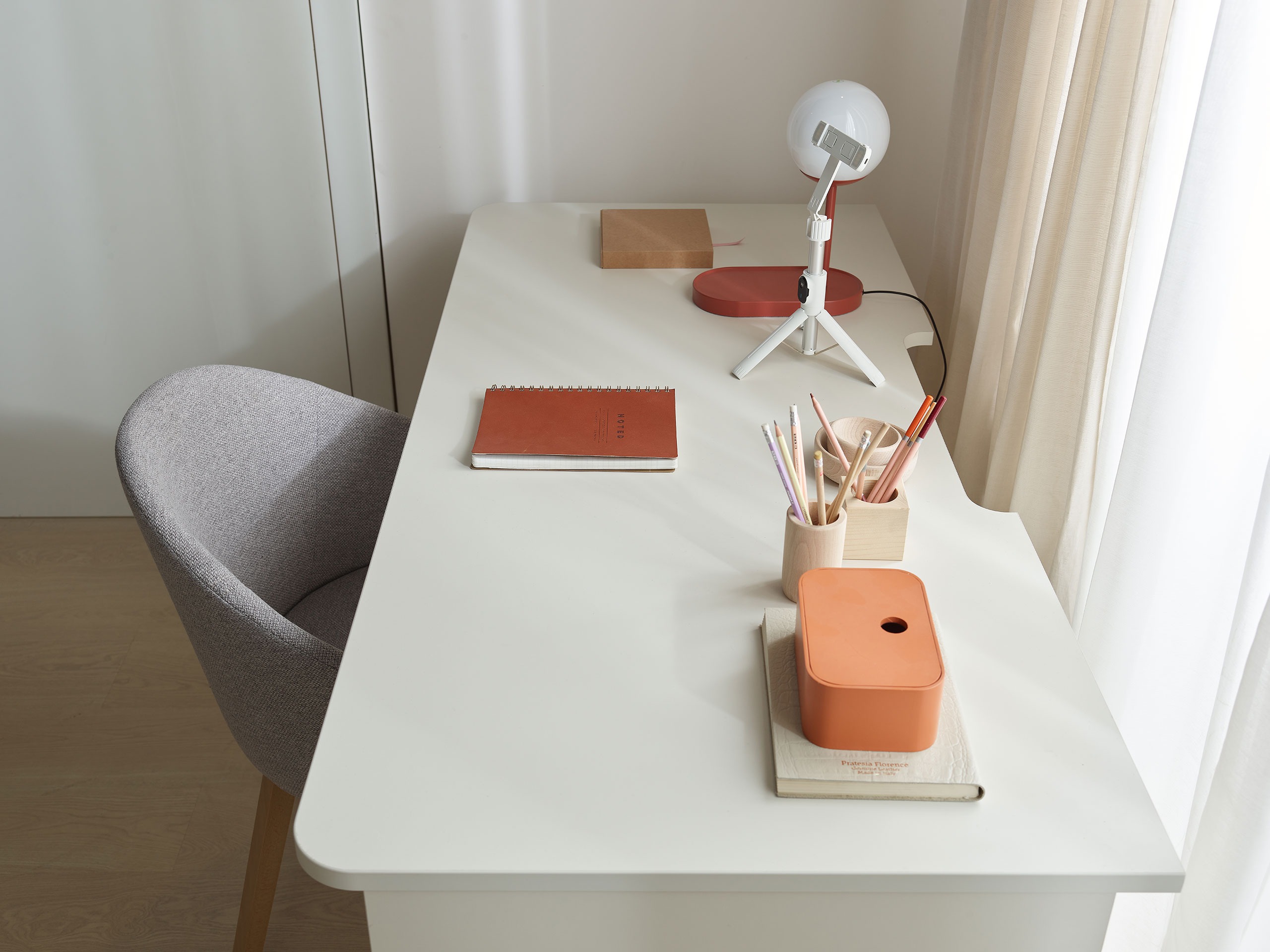 Pisalna miza Tornolo 133