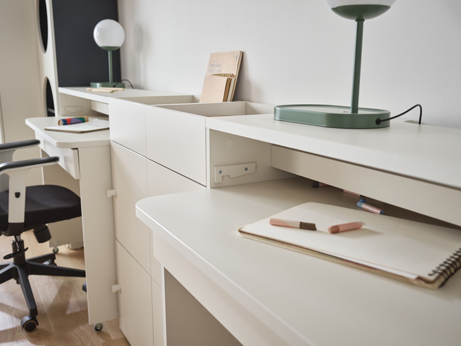 Pisalna miza Tornolo 134