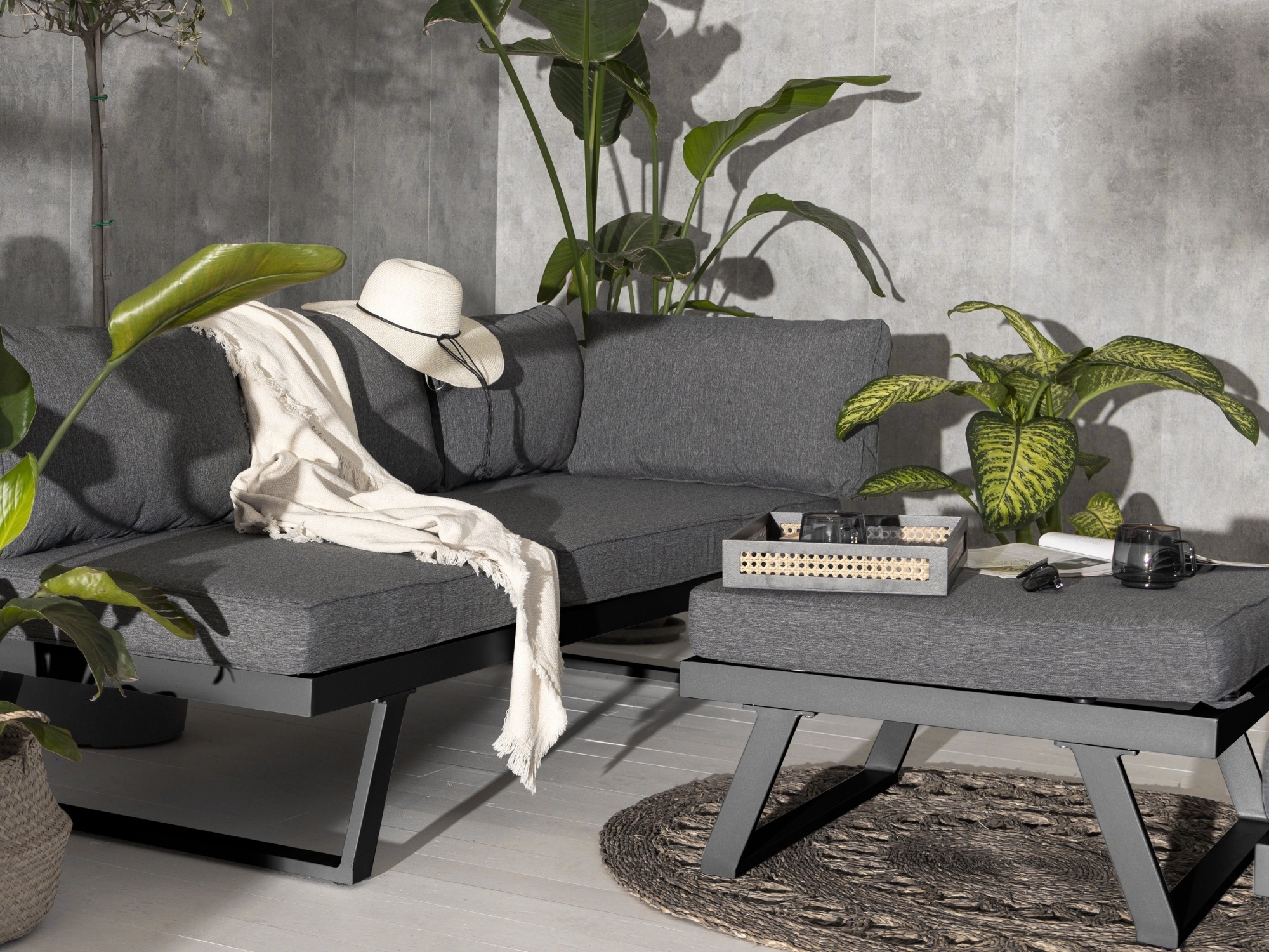 Komplet vrtnega pohištva Burleson 581