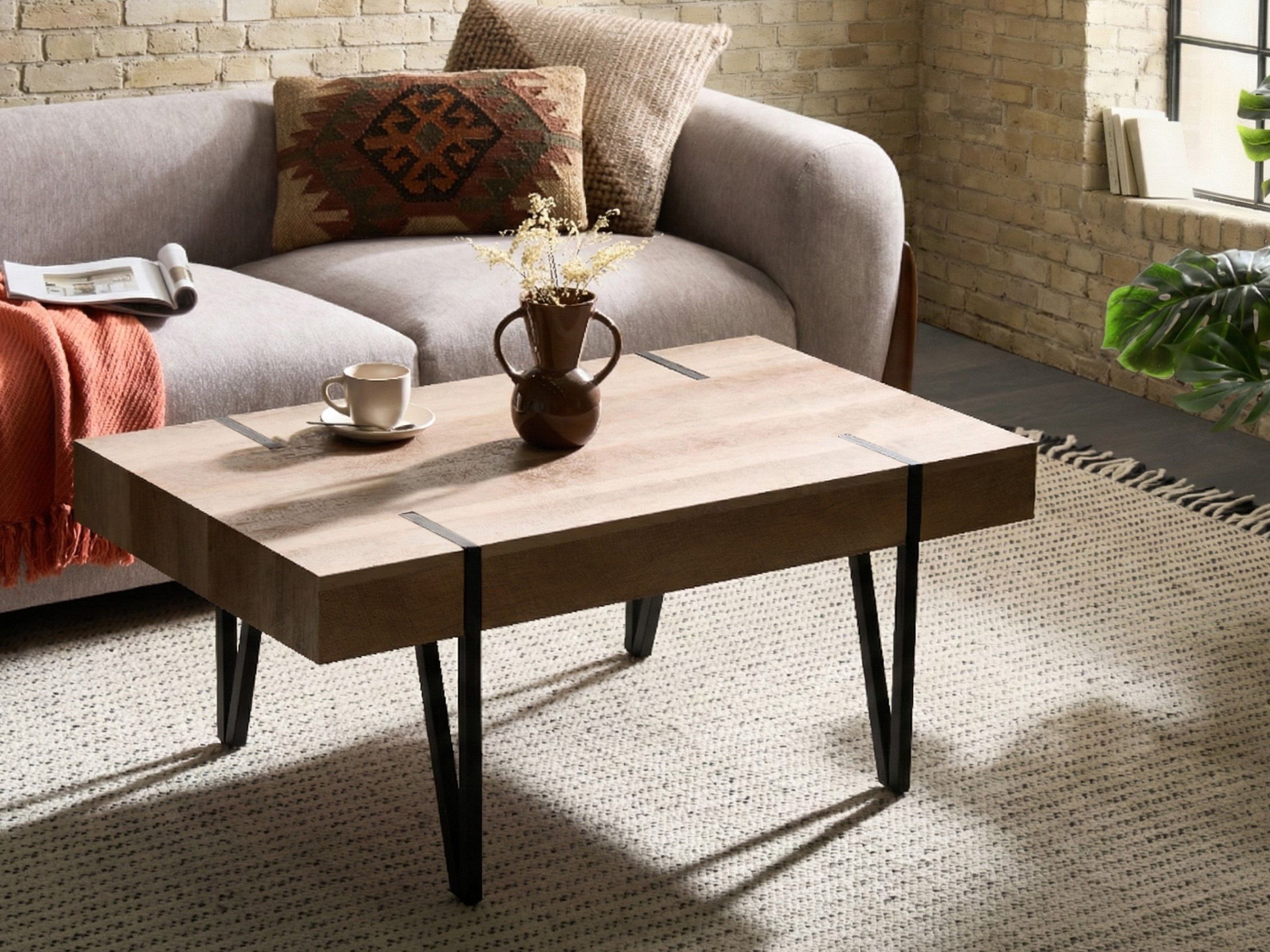 Klubska mizica Berwyn 694