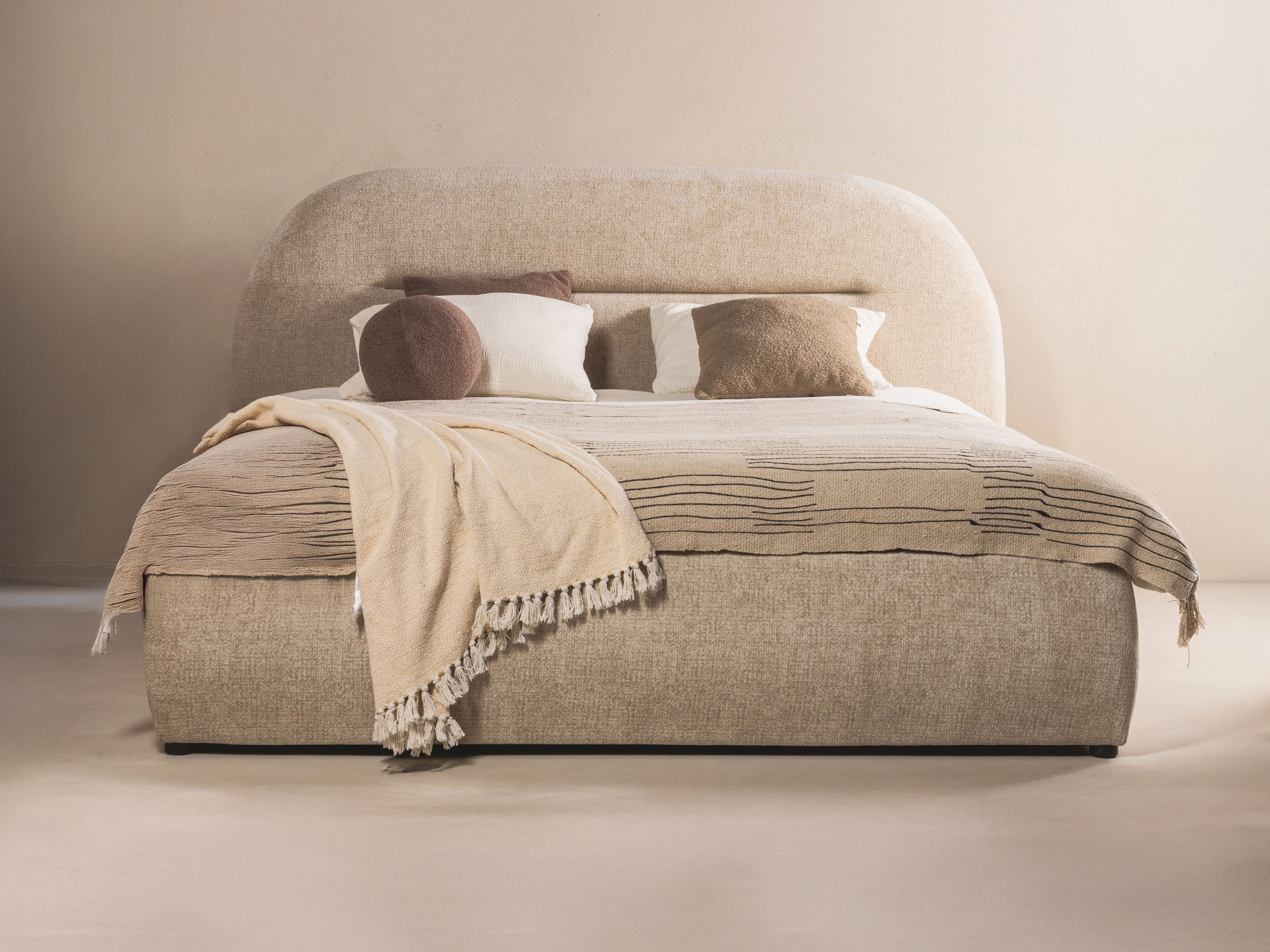 Postelja Burleson 594