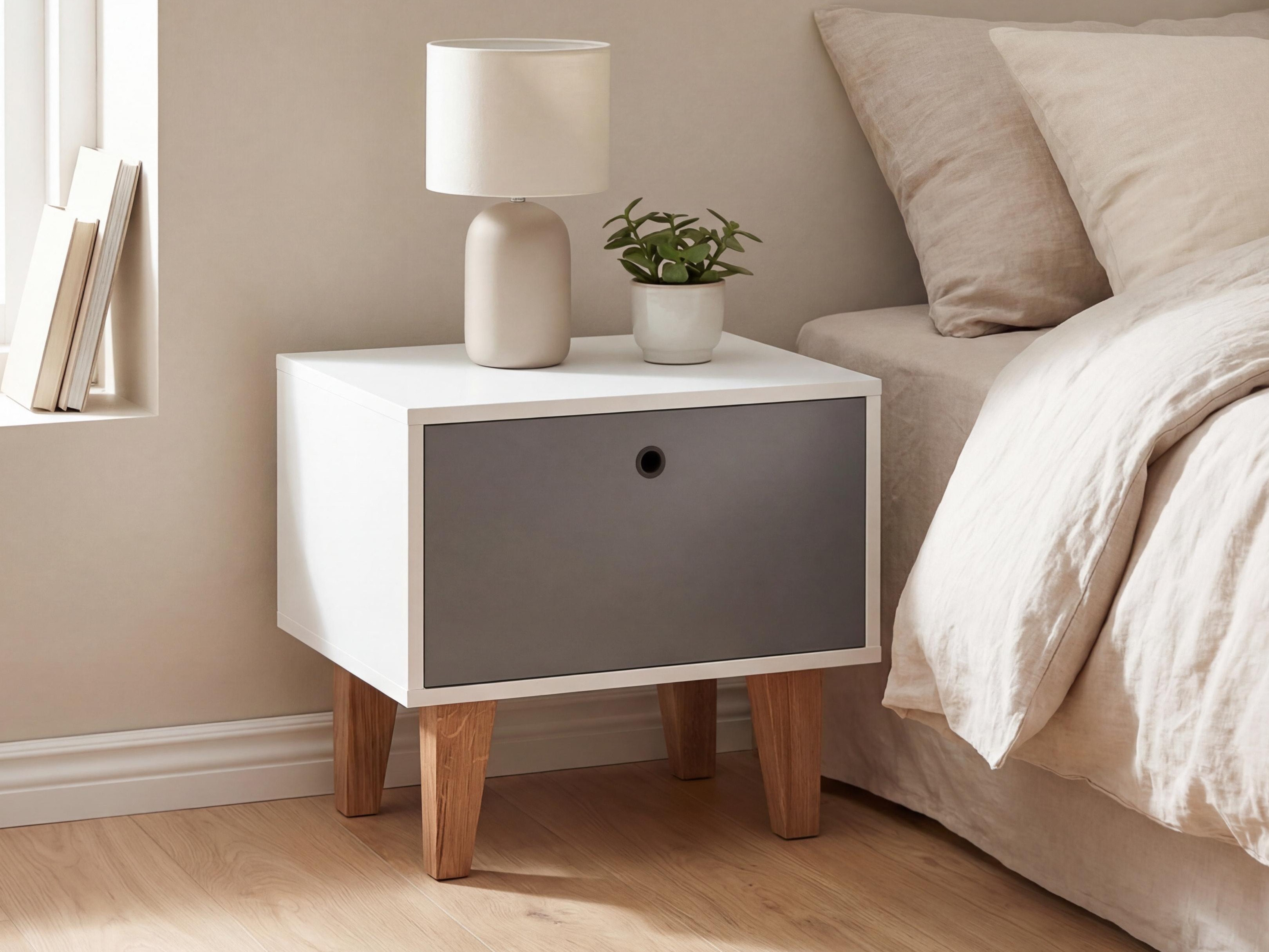 Nočna omarica Domfera 107