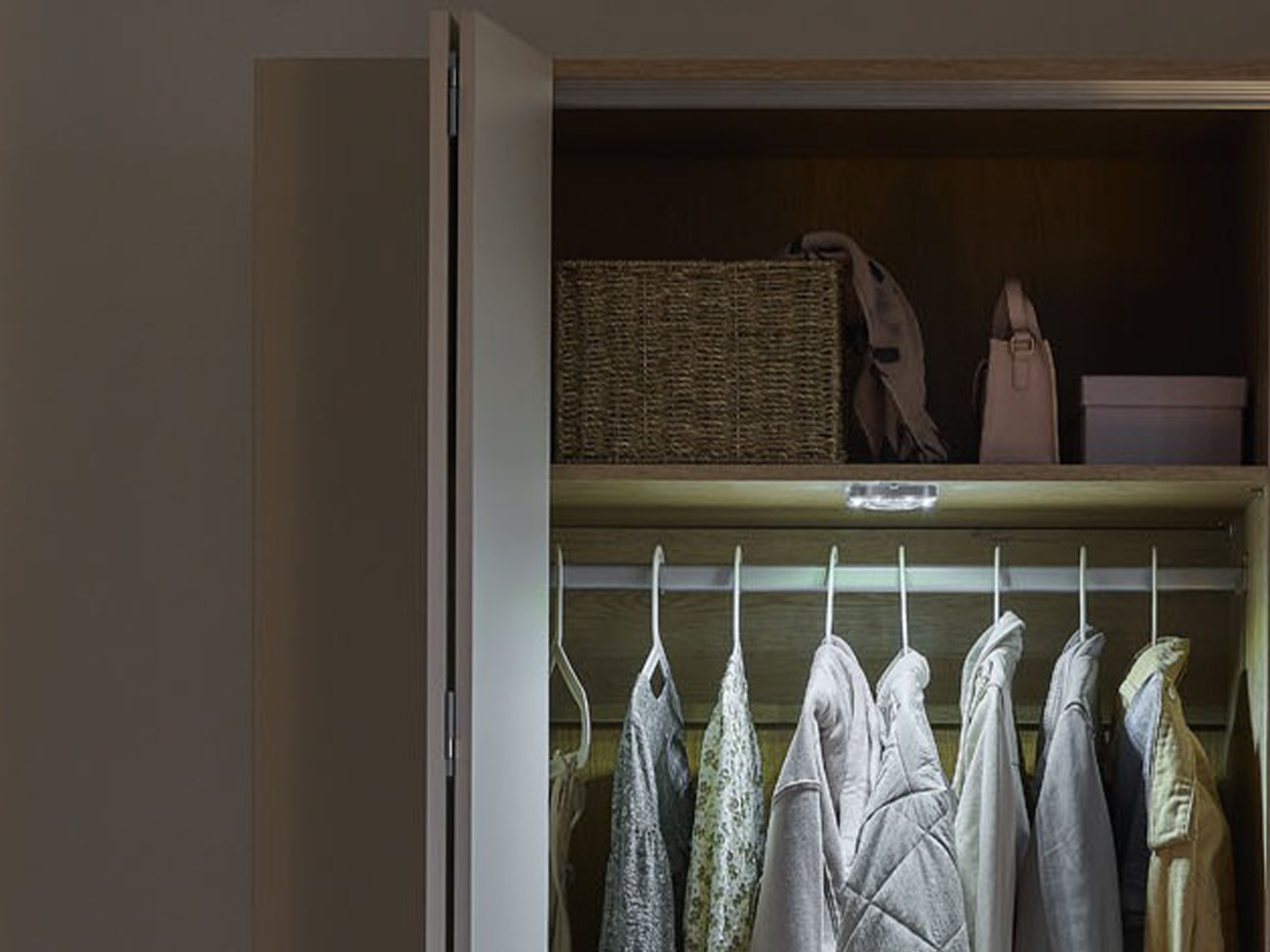 Garderobna omara Daltoro 103